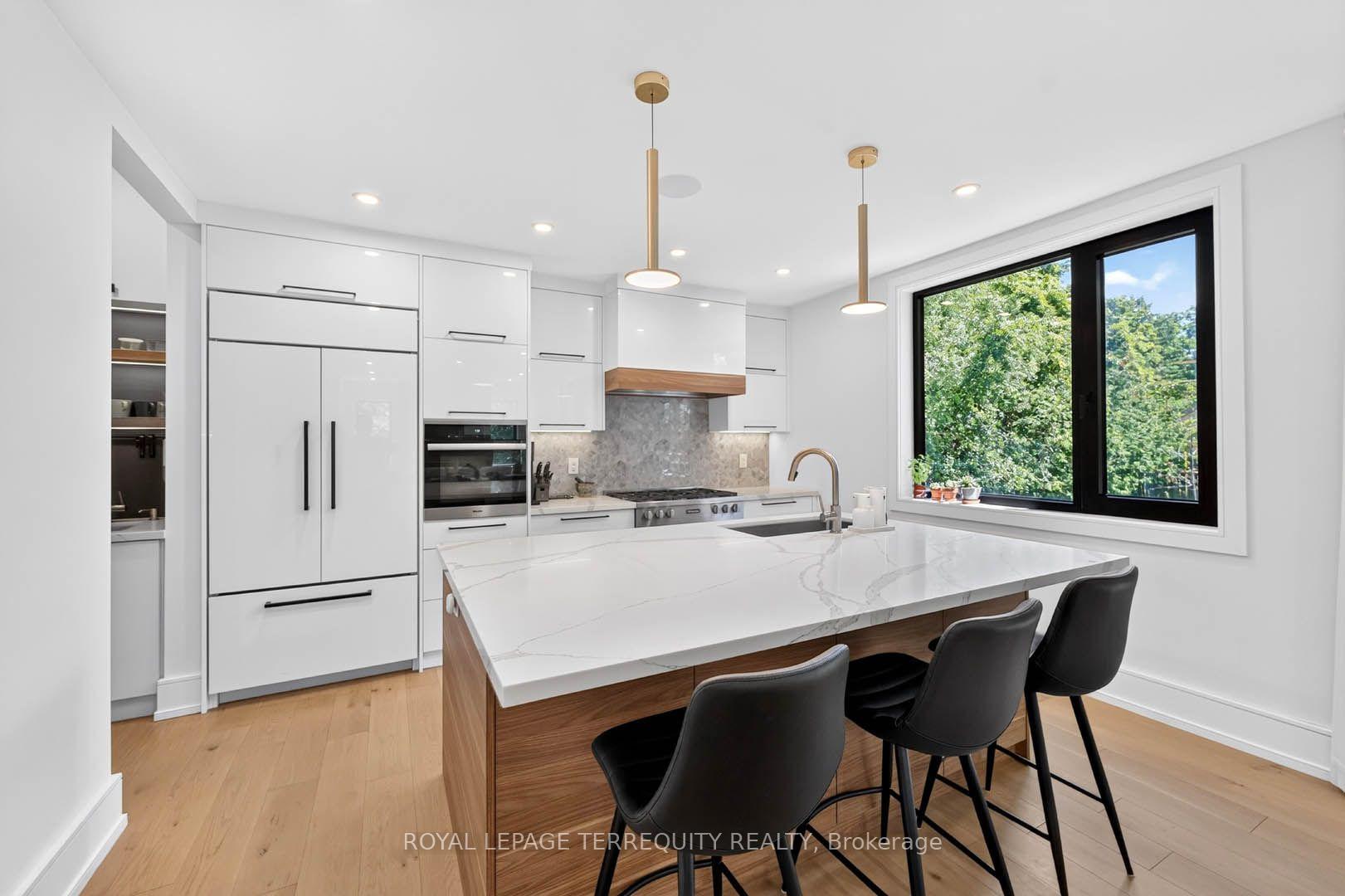 Photo 15 of 35 Tottenham Road, North York, Banbury-Don Mills — HOMEH