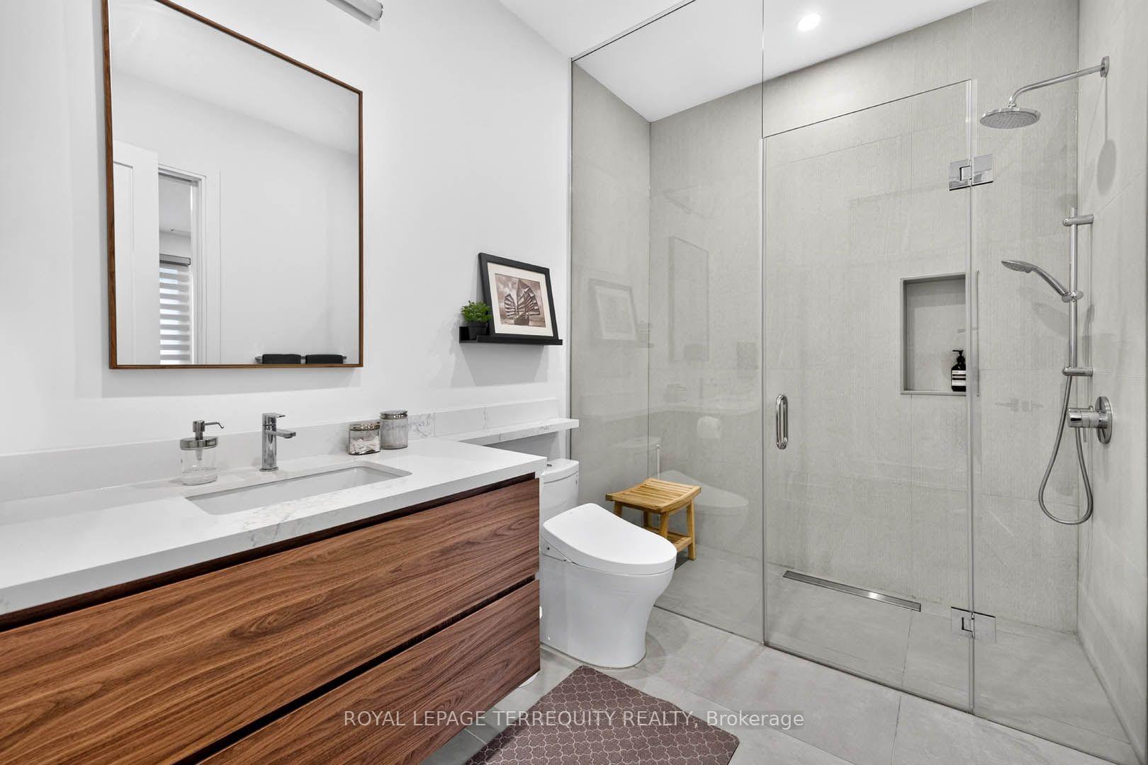 Photo 24 of 35 Tottenham Road, North York, Banbury-Don Mills — HOMEH
