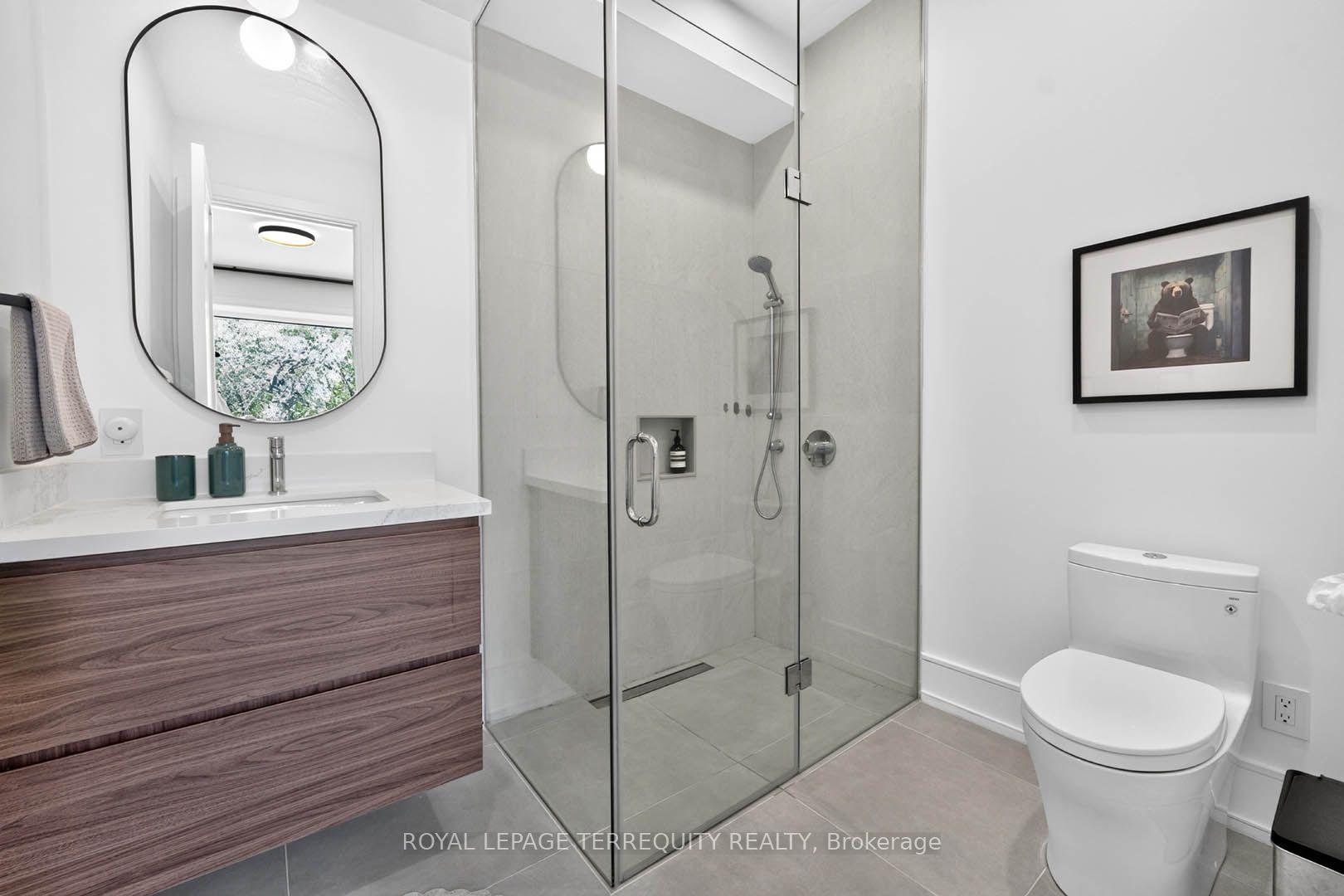 Photo 28 of 35 Tottenham Road, North York, Banbury-Don Mills — HOMEH