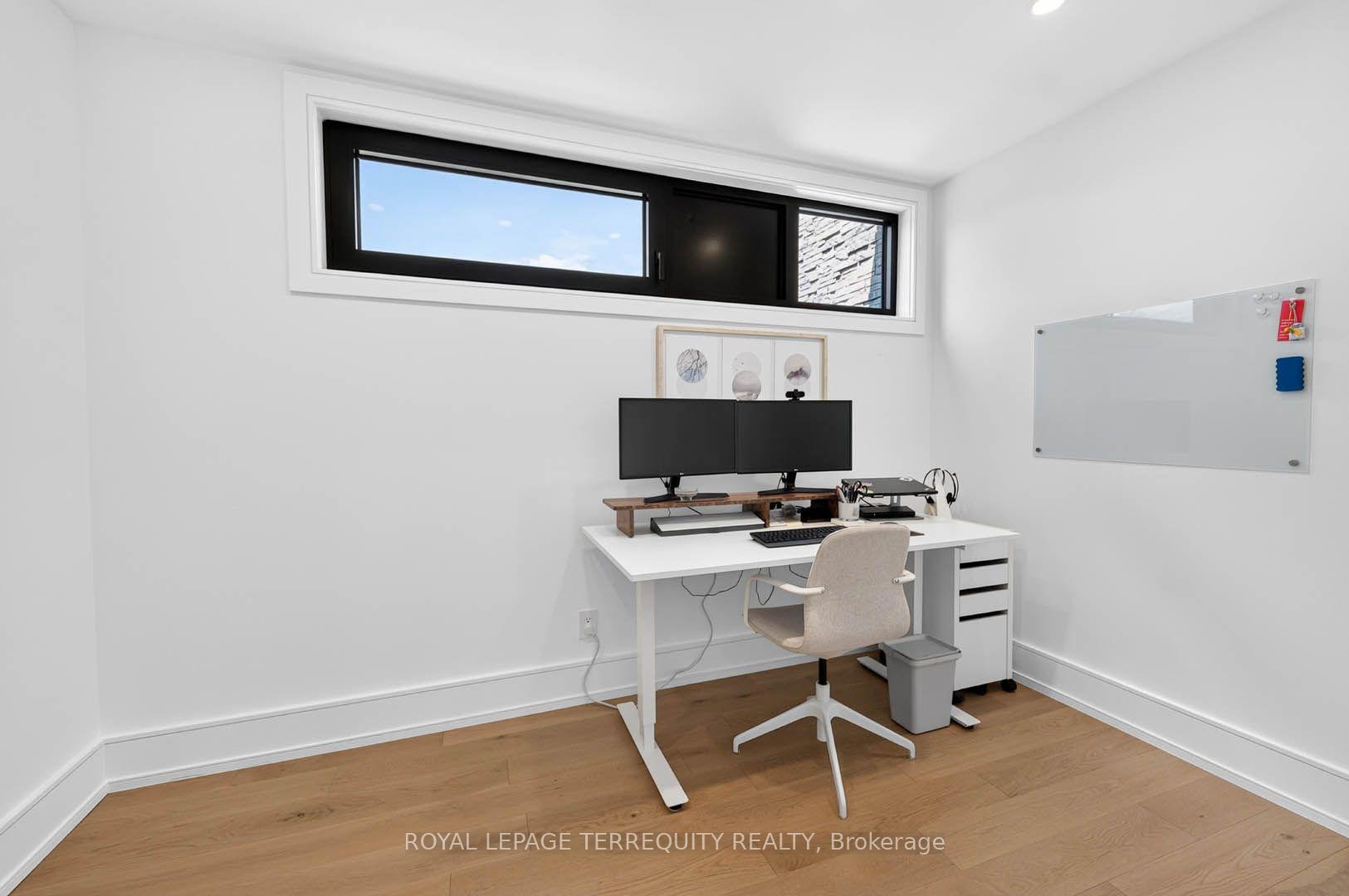 Photo 33 of 35 Tottenham Road, North York, Banbury-Don Mills — HOMEH