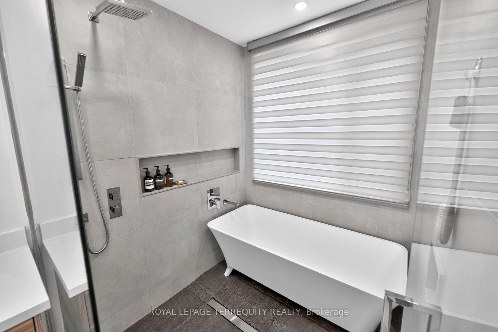 Photo 35 of 35 Tottenham Road, North York, Banbury-Don Mills — HOMEH