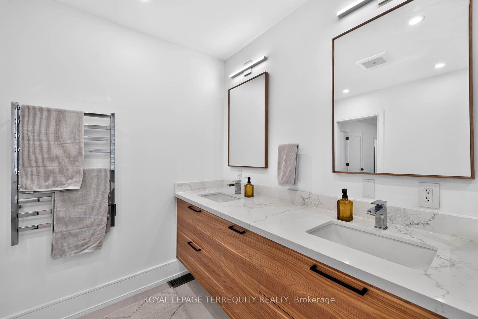 Photo 36 of 35 Tottenham Road, North York, Banbury-Don Mills — HOMEH