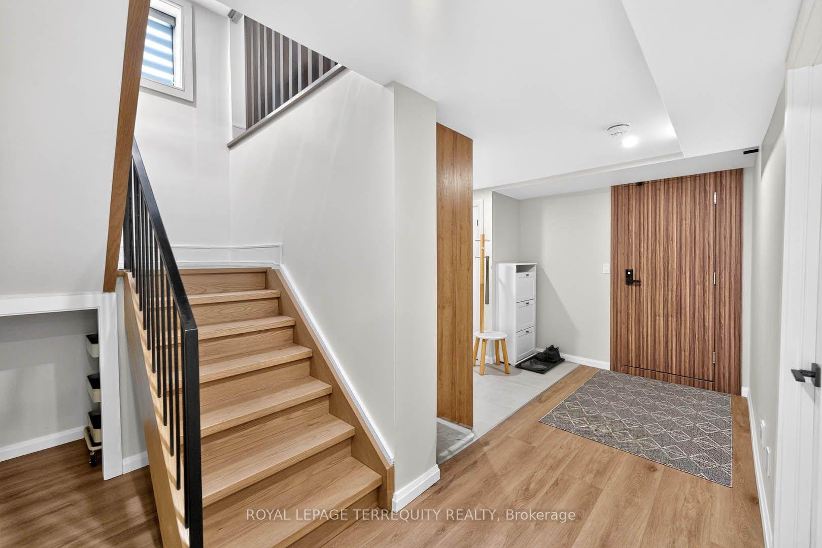 Photo 37 of 35 Tottenham Road, North York, Banbury-Don Mills — HOMEH