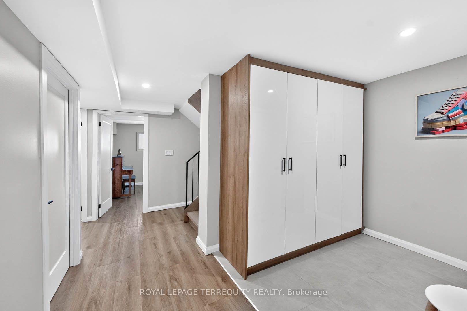 Photo 43 of 35 Tottenham Road, North York, Banbury-Don Mills — HOMEH