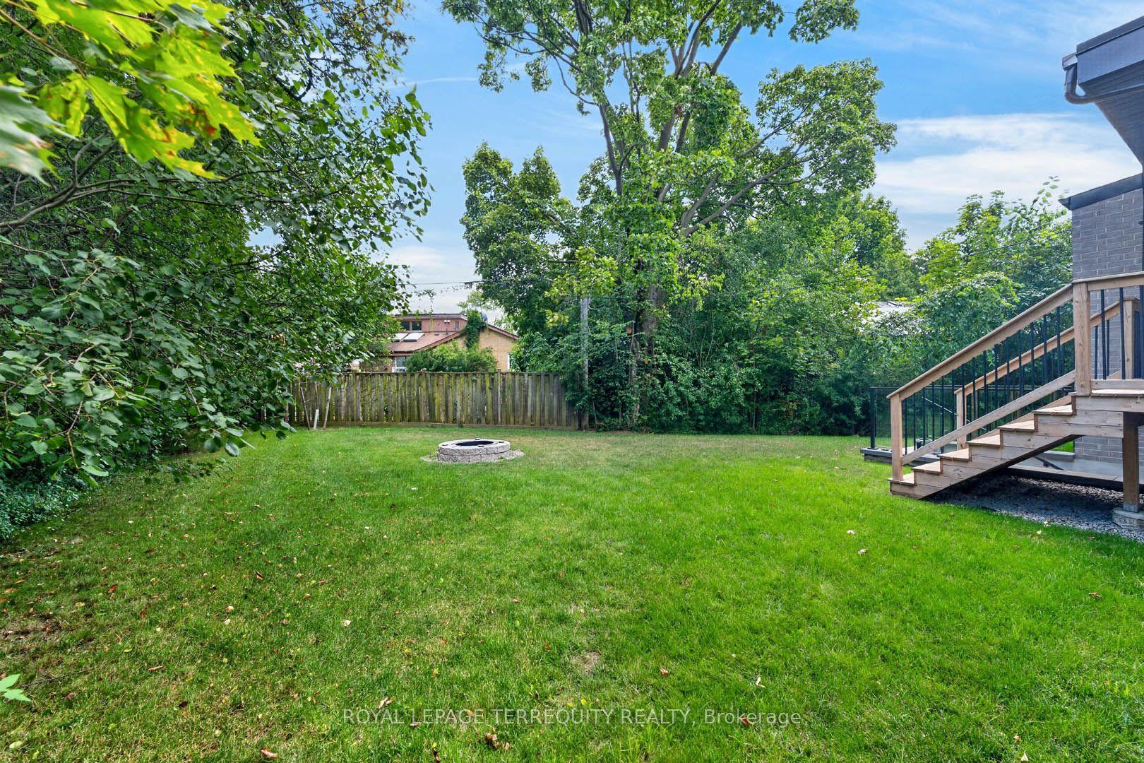 Photo 48 of 35 Tottenham Road, North York, Banbury-Don Mills — HOMEH