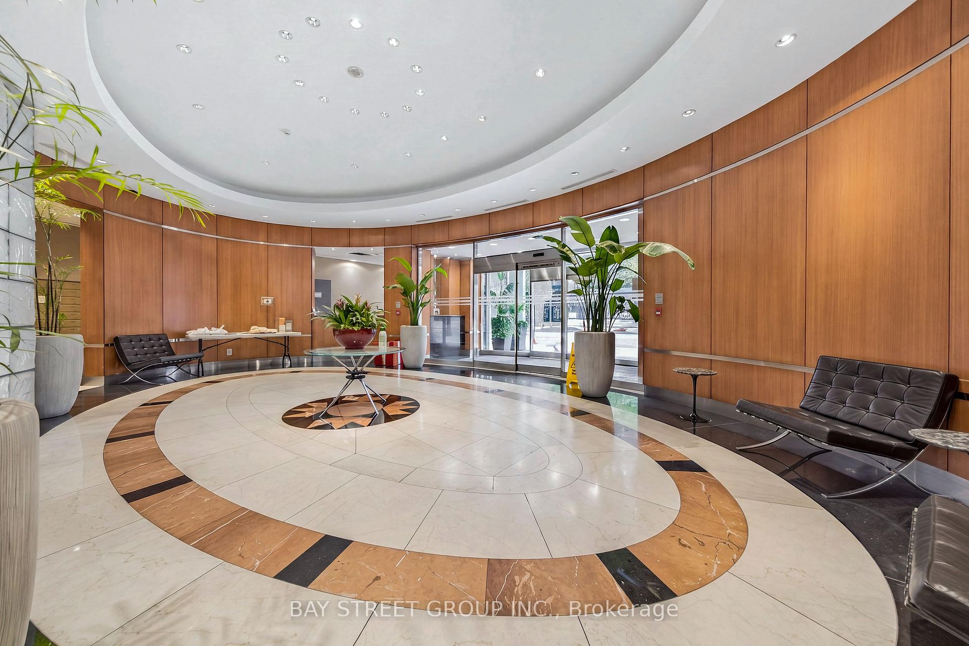 Photo 2 of Unit 805, 1121 Bay Street, Toronto, Bay Street Corridor — HOMEH