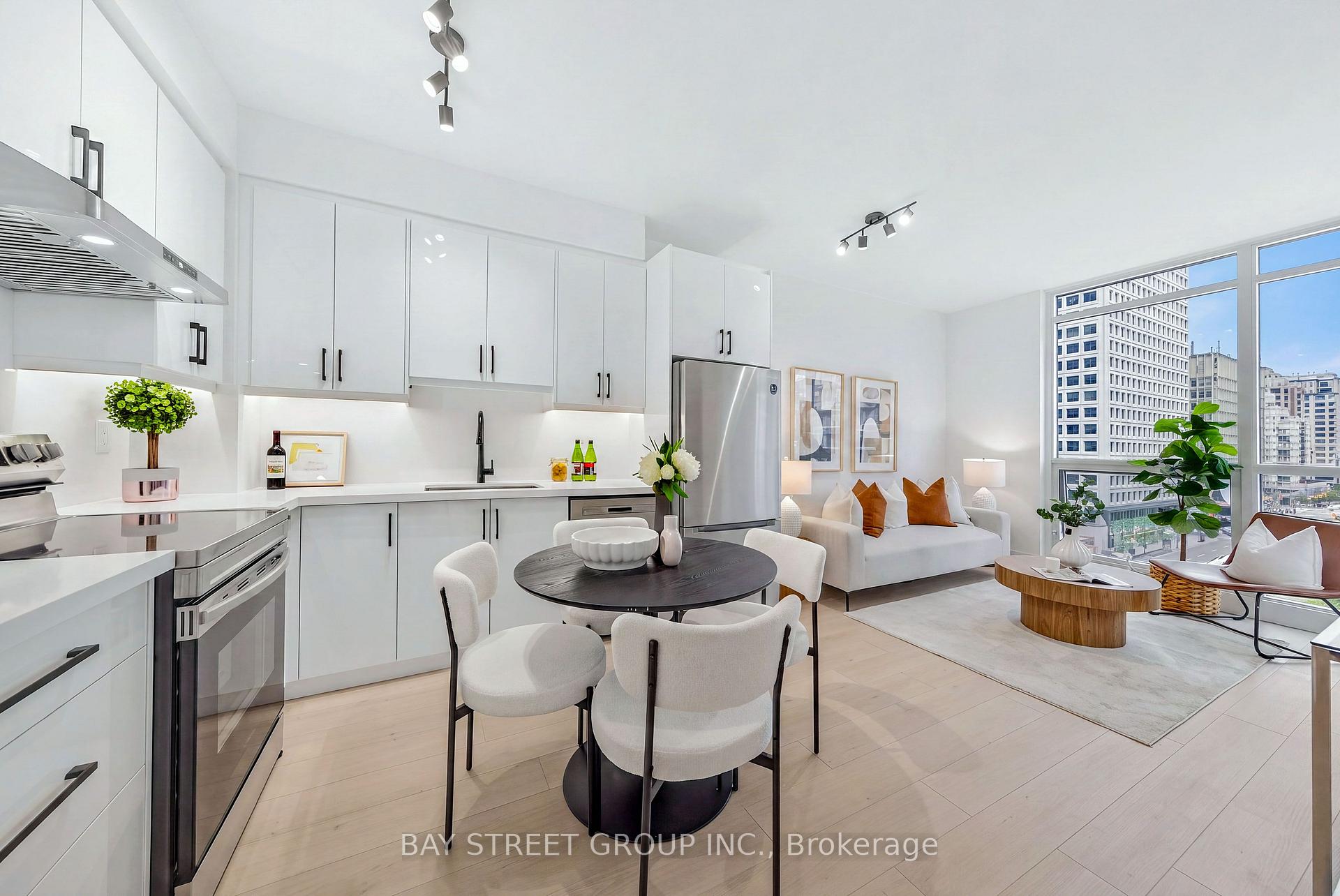 Photo 3 of Unit 805, 1121 Bay Street, Toronto, Bay Street Corridor — HOMEH