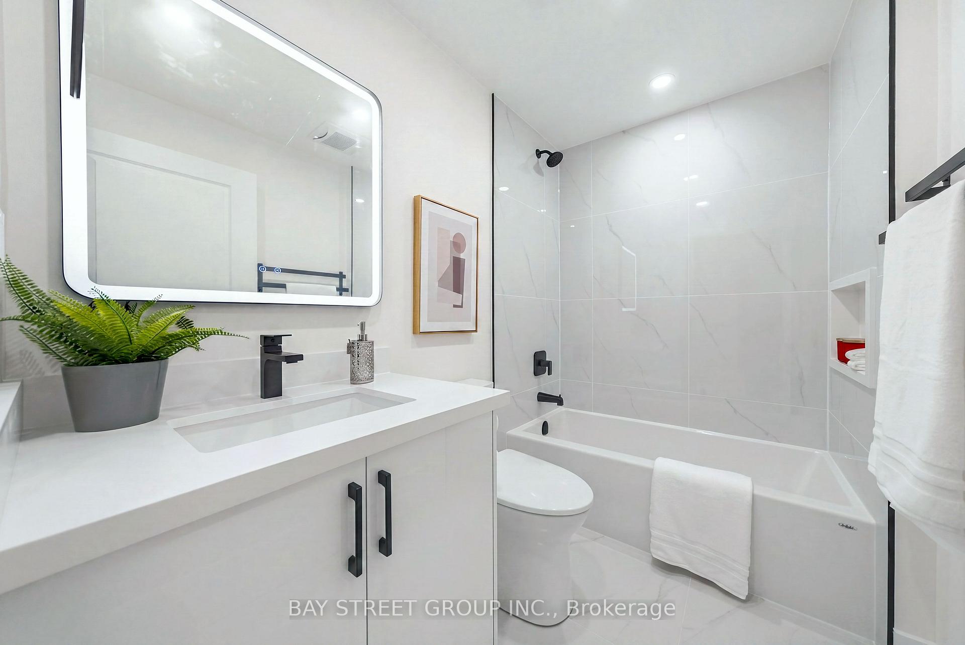 Photo 5 of Unit 805, 1121 Bay Street, Toronto, Bay Street Corridor — HOMEH