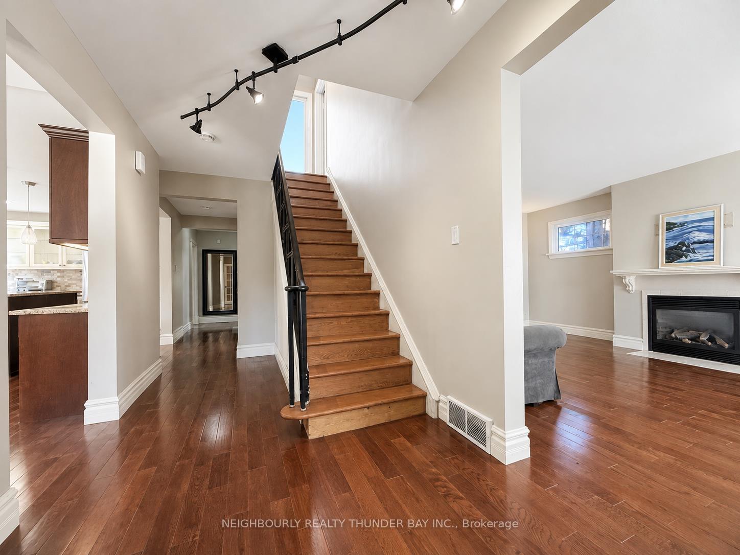 Photo 8 of 54 Summit Avenue, Thunder Bay, Mariday Heights — HOMEH