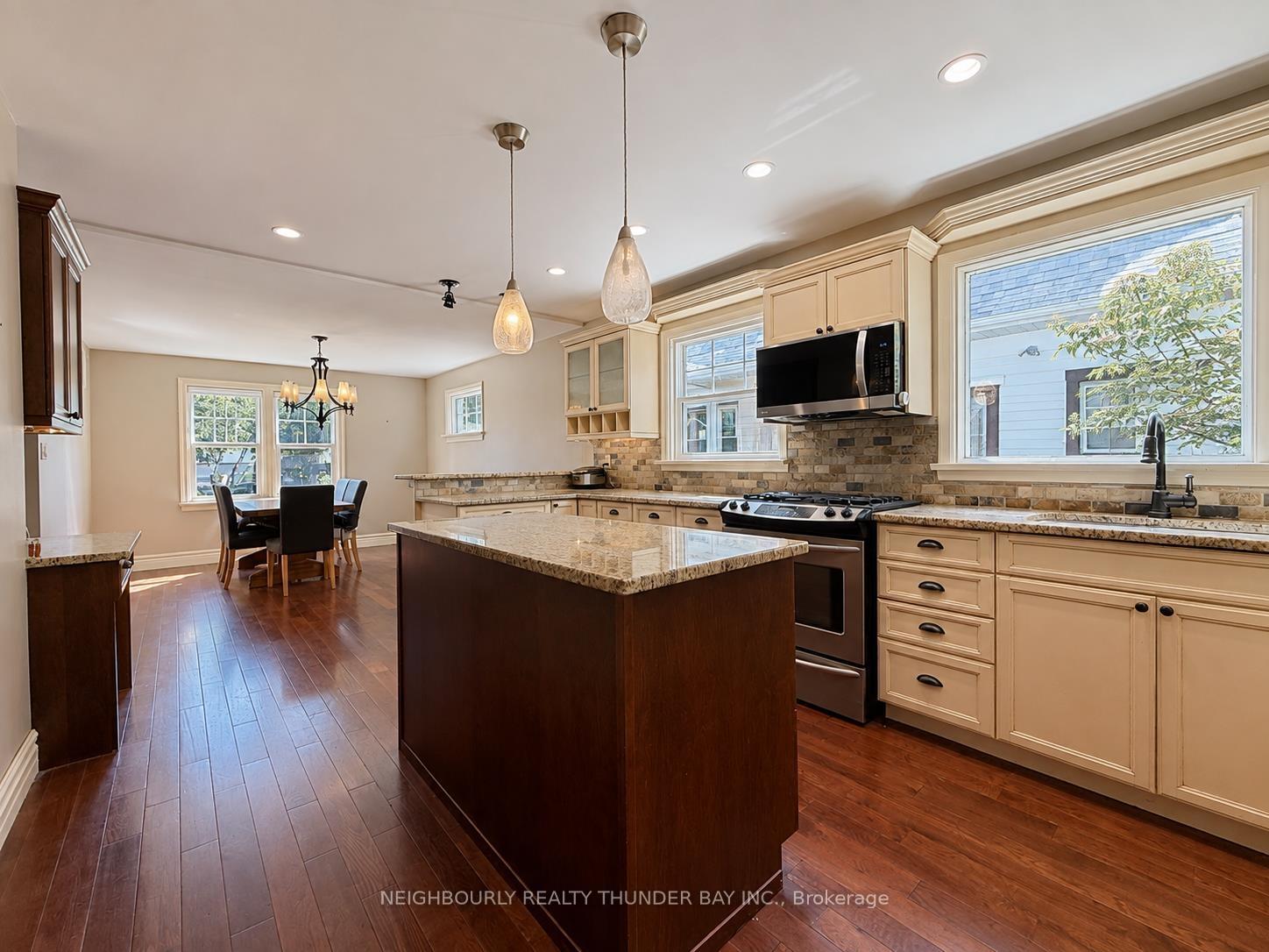Photo 17 of 54 Summit Avenue, Thunder Bay, Mariday Heights — HOMEH