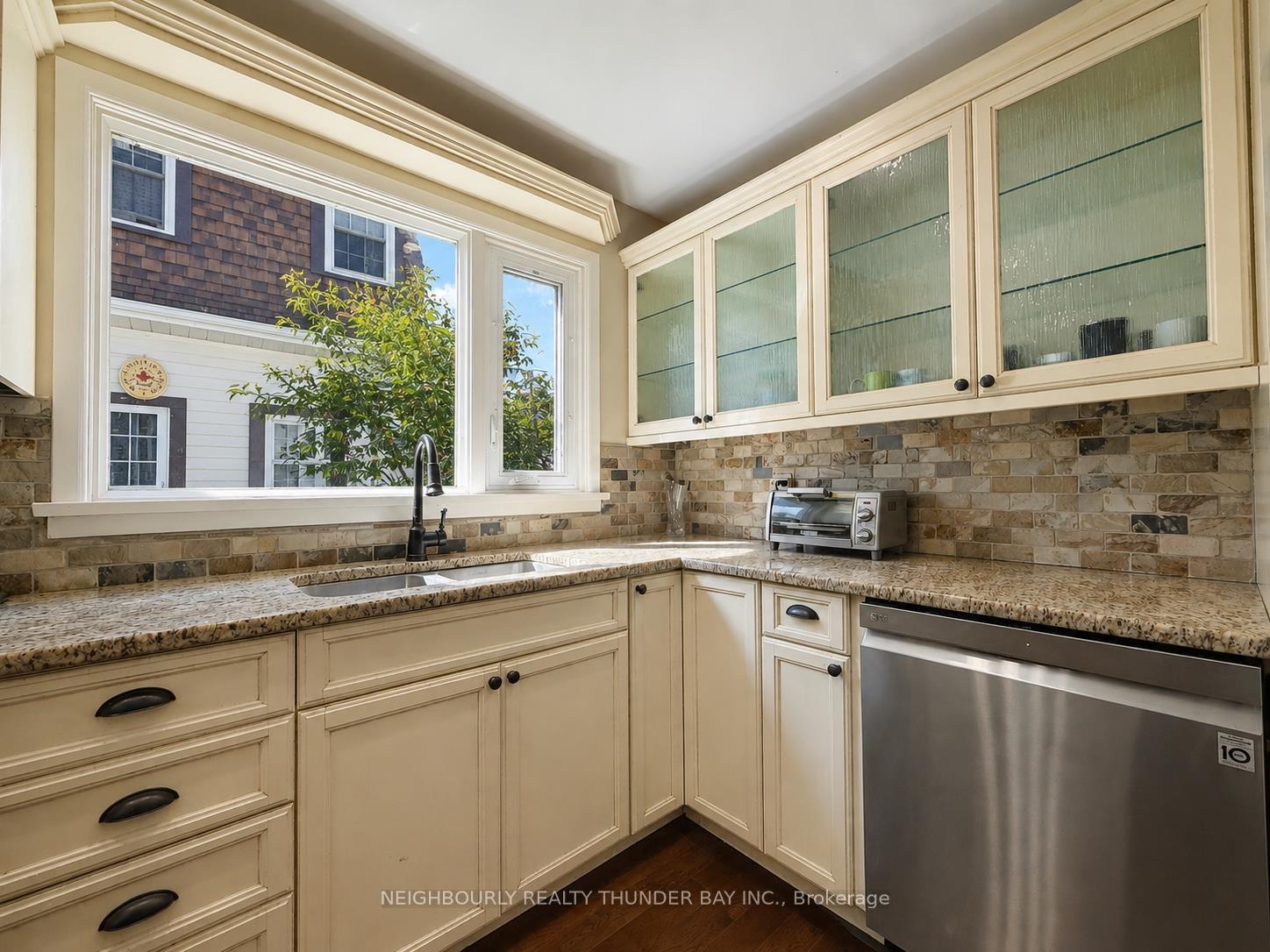 Photo 18 of 54 Summit Avenue, Thunder Bay, Mariday Heights — HOMEH