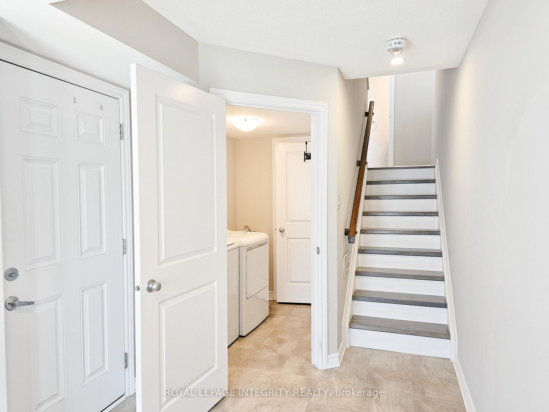 Photo 4 of 512 Thimbleberry Row, Ottawa, Avalon West — HOMEH