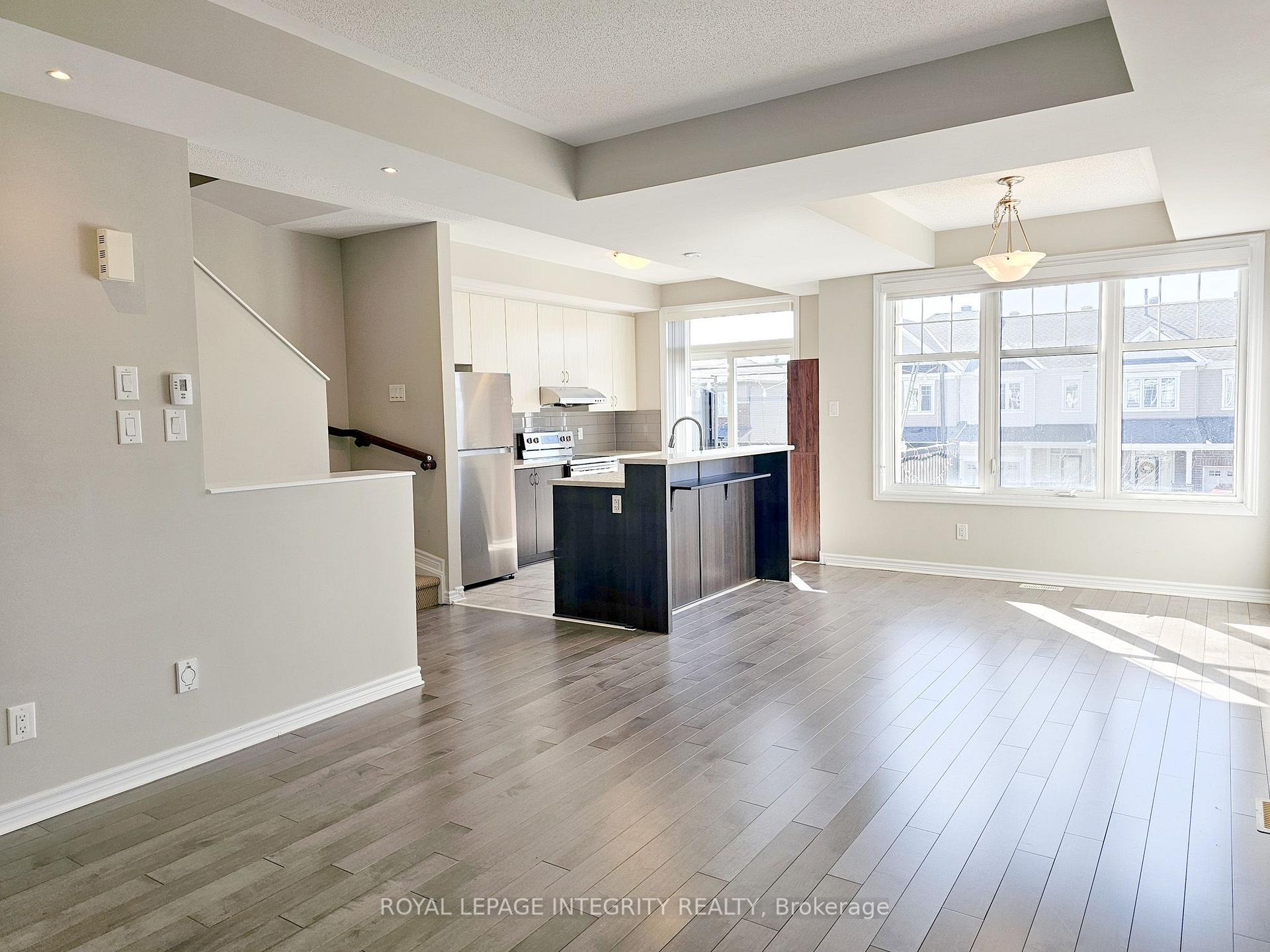 Photo 13 of 512 Thimbleberry Row, Ottawa, Avalon West — HOMEH