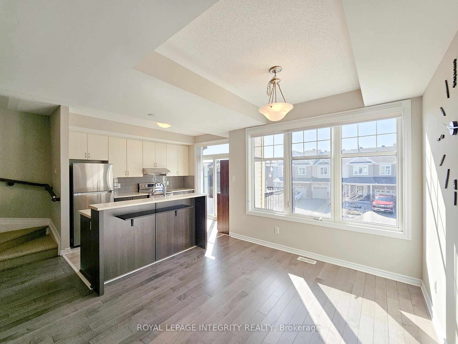 Photo 14 of 512 Thimbleberry Row, Ottawa, Avalon West — HOMEH