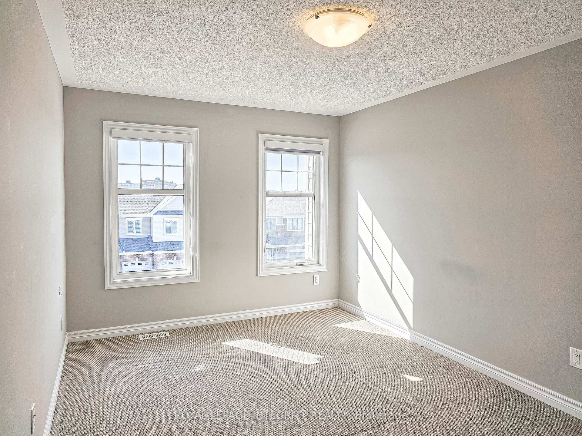 Photo 16 of 512 Thimbleberry Row, Ottawa, Avalon West — HOMEH