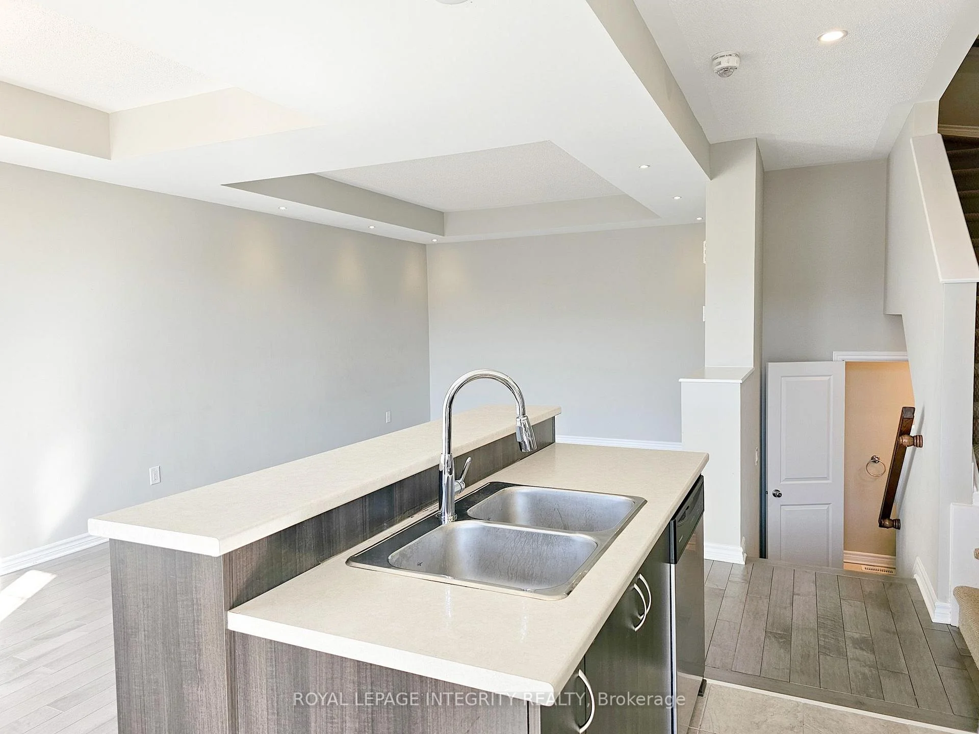Photo 22 of 512 Thimbleberry Row, Ottawa, Avalon West — HOMEH