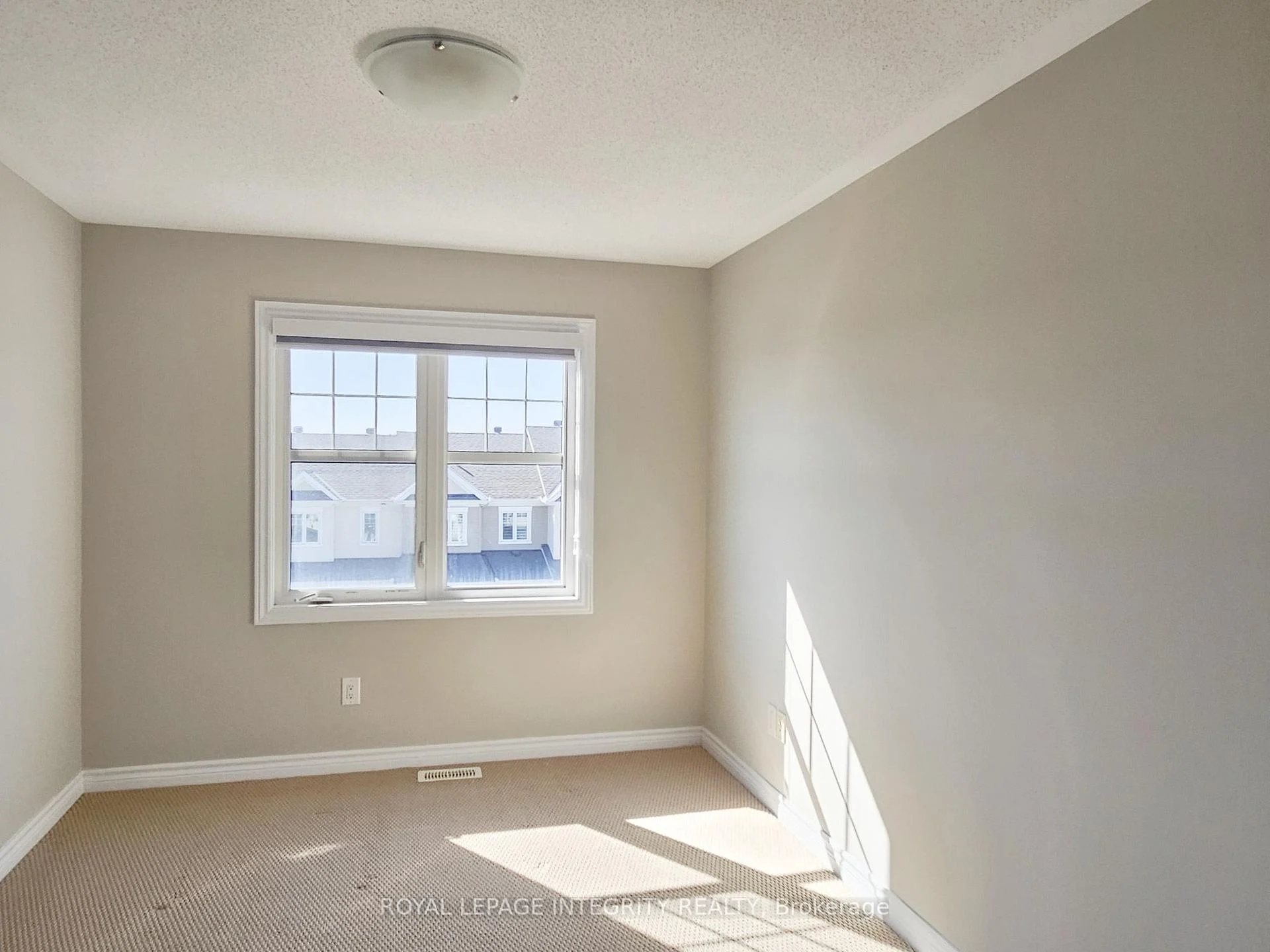 Photo 23 of 512 Thimbleberry Row, Ottawa, Avalon West — HOMEH
