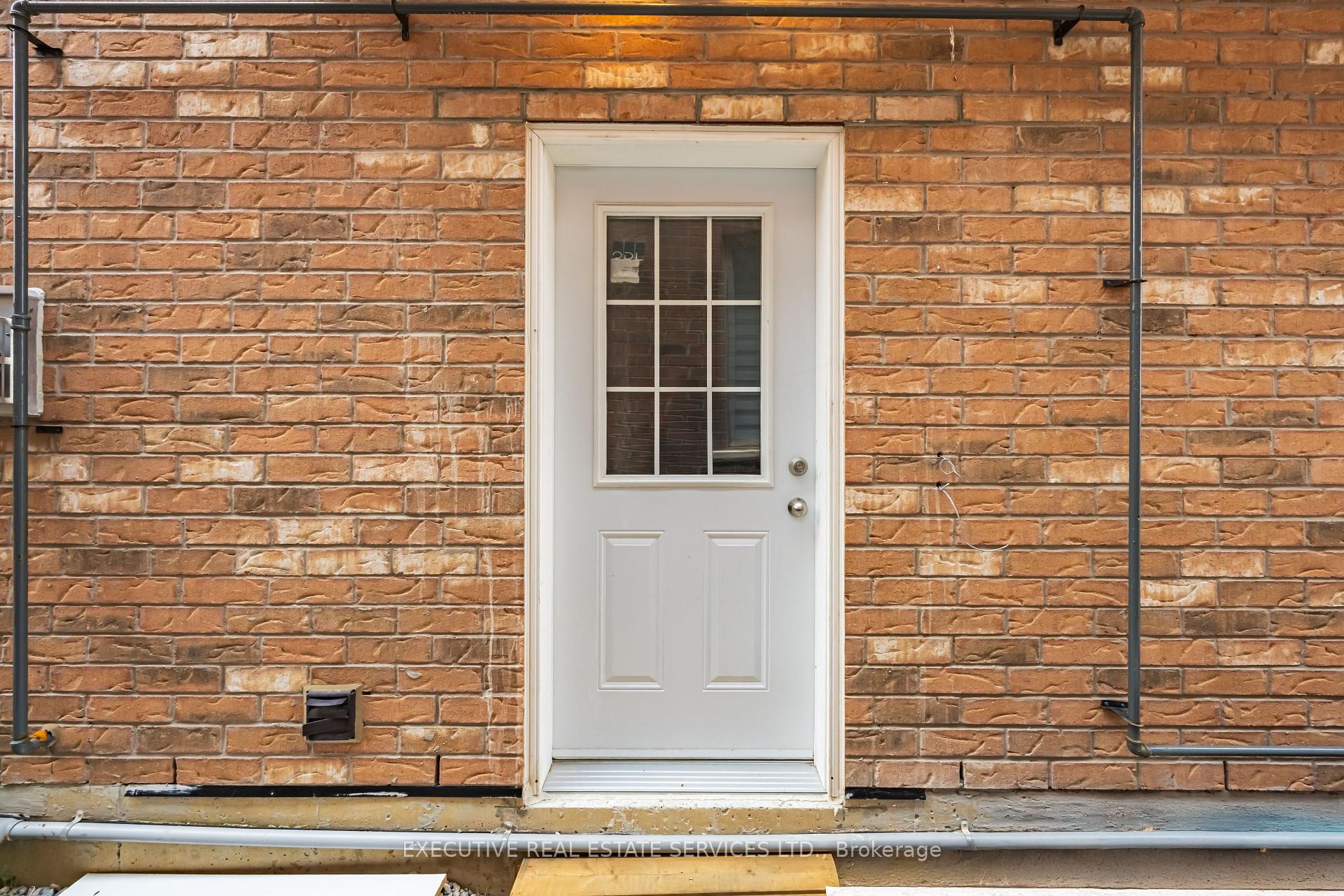 Photo 8 of 61 Truro (Basement) Circle N, Brampton, Northwest Brampton — HOMEH