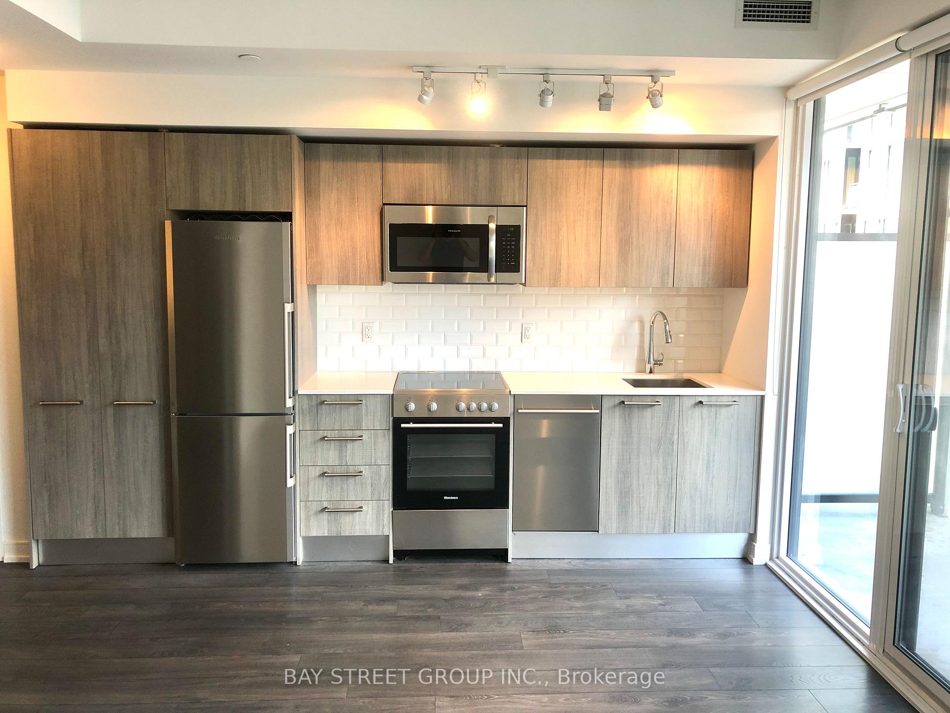 Photo 4 of Unit 608, 28 Wellesley Street E, Toronto, Church-Yonge Corridor — HOMEH