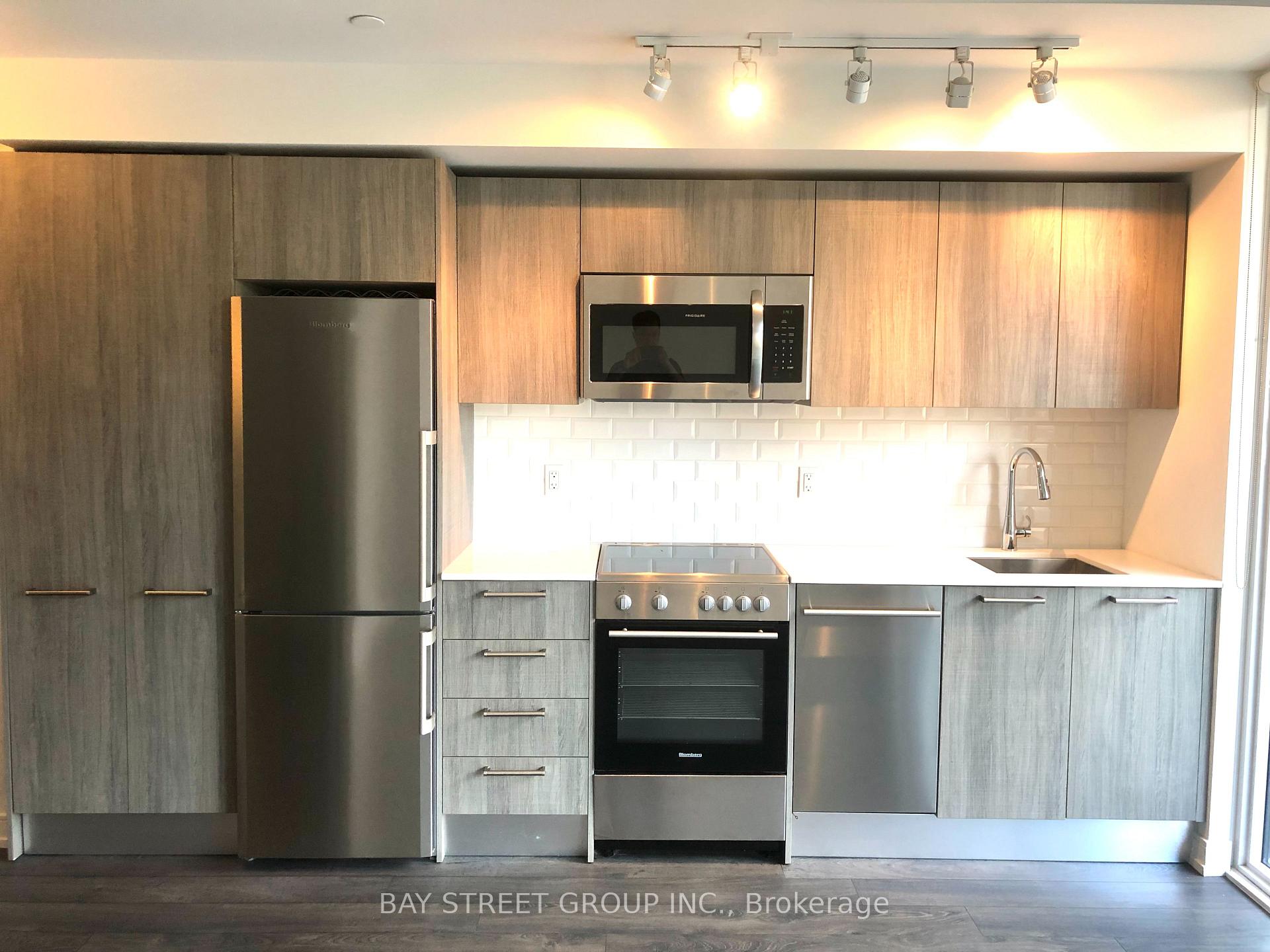 Photo 6 of Unit 608, 28 Wellesley Street E, Toronto, Church-Yonge Corridor — HOMEH