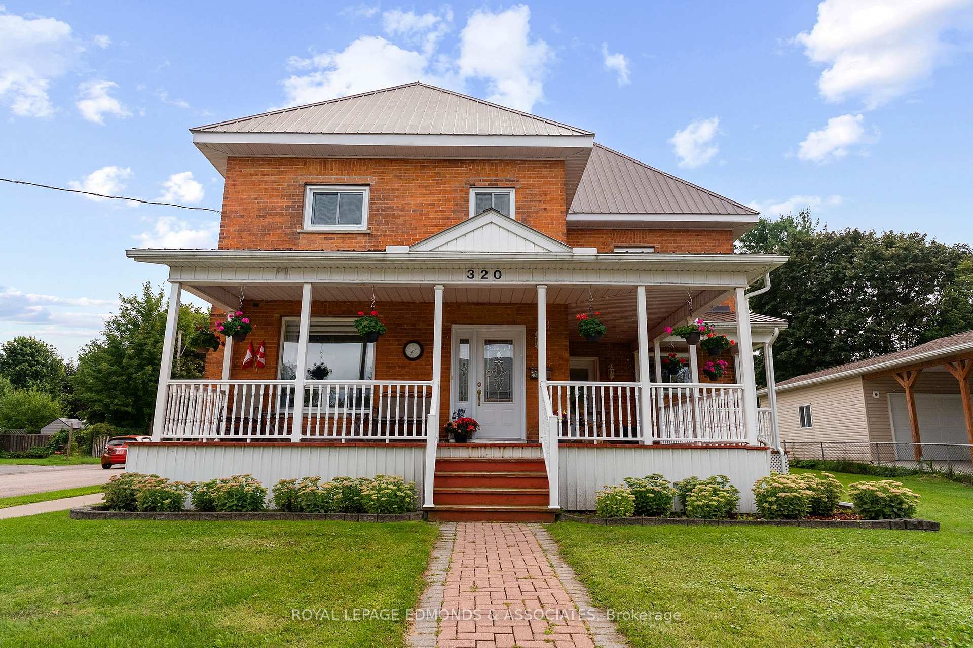 Photo 2 of 320 Alfred Street, Pembroke, Pembroke — HOMEH