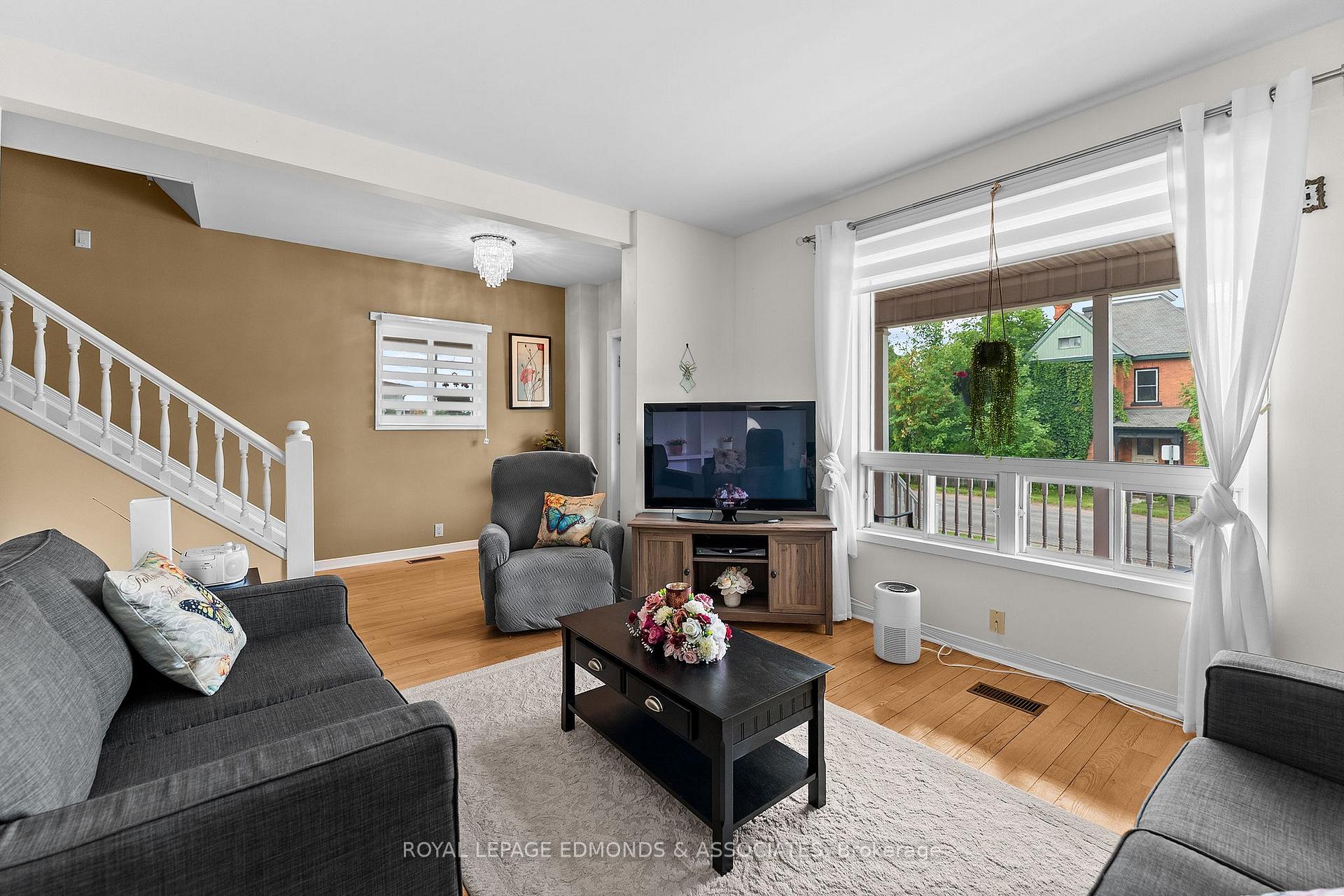 Photo 10 of 320 Alfred Street, Pembroke, Pembroke — HOMEH