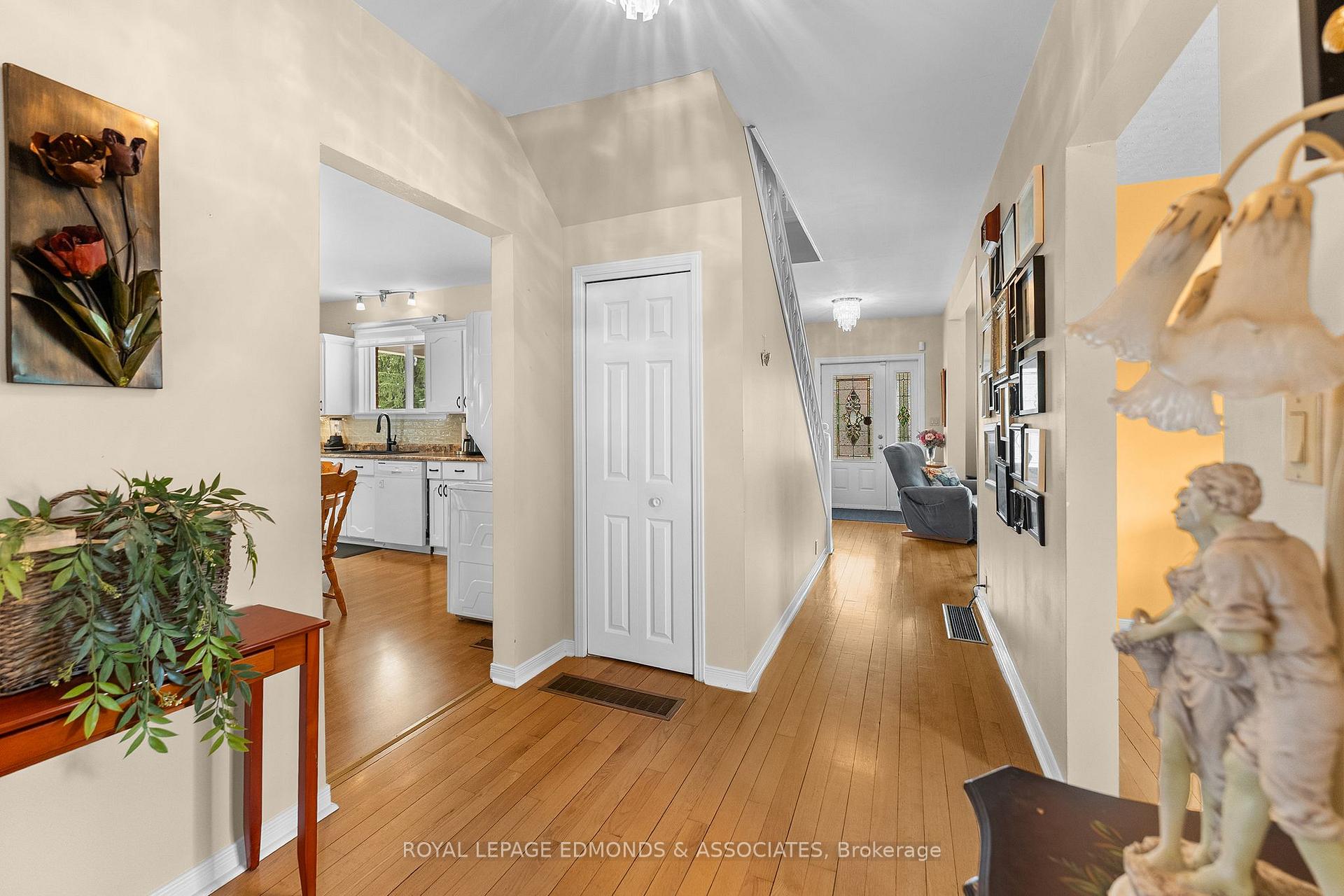 Photo 11 of 320 Alfred Street, Pembroke, Pembroke — HOMEH