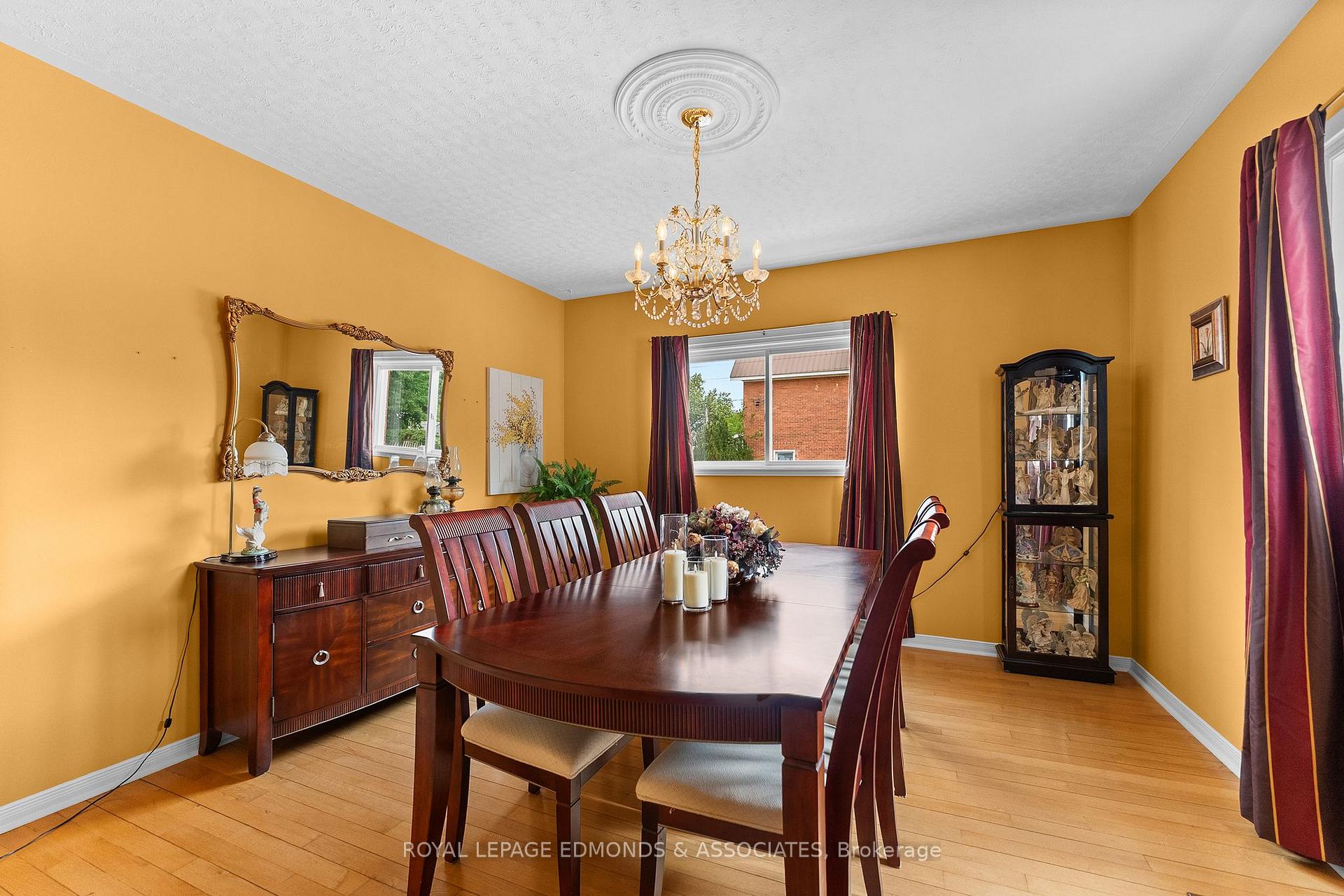 Photo 13 of 320 Alfred Street, Pembroke, Pembroke — HOMEH