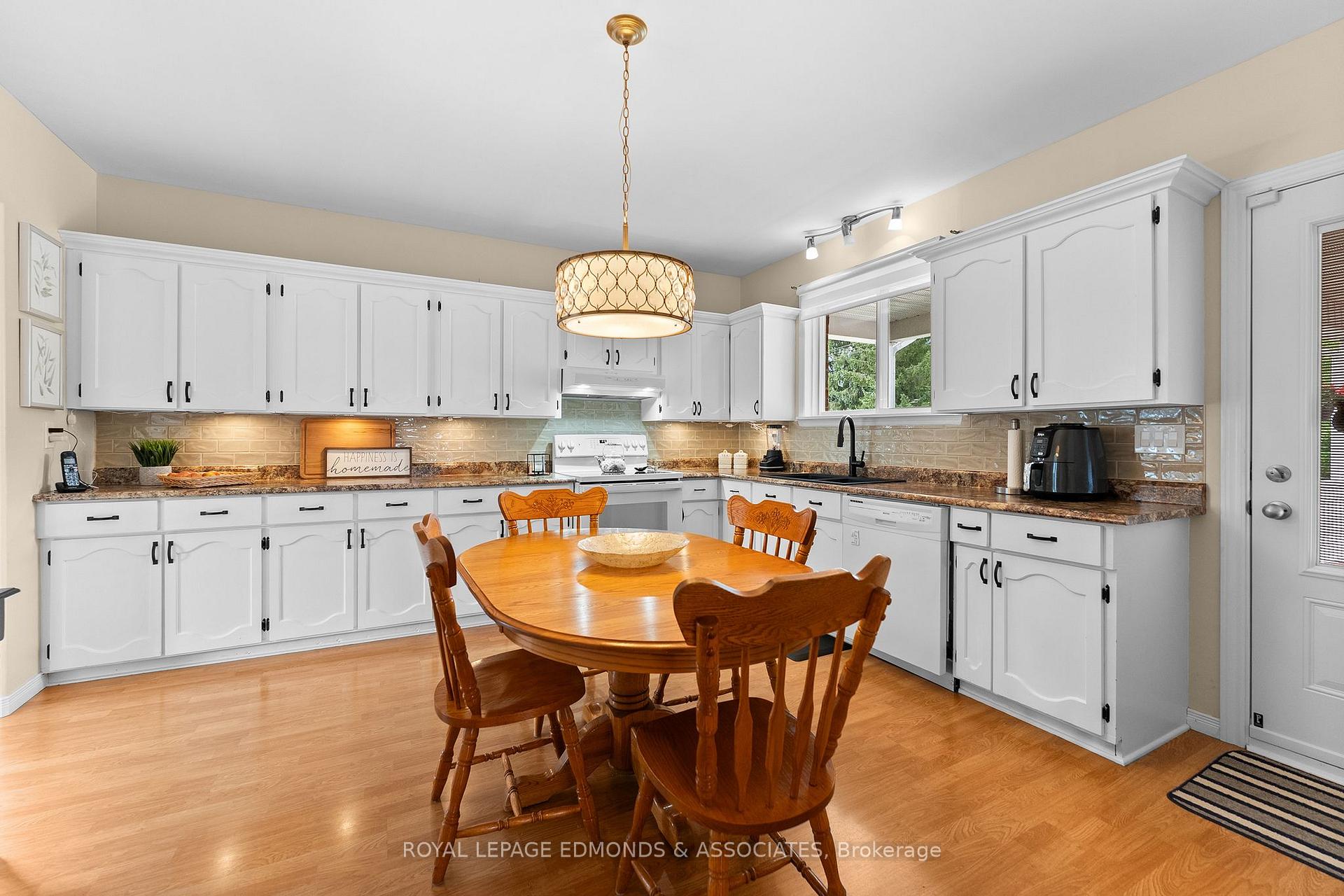 Photo 15 of 320 Alfred Street, Pembroke, Pembroke — HOMEH