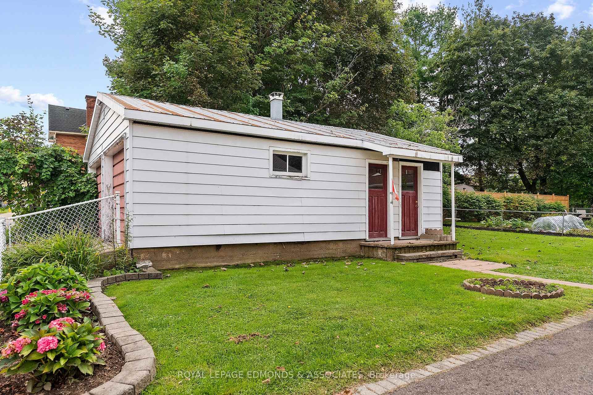 Photo 32 of 320 Alfred Street, Pembroke, Pembroke — HOMEH