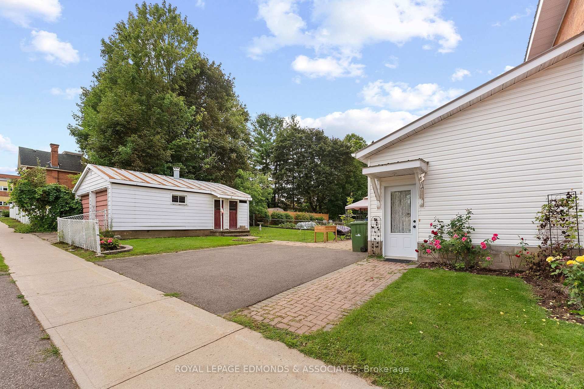 Photo 33 of 320 Alfred Street, Pembroke, Pembroke — HOMEH