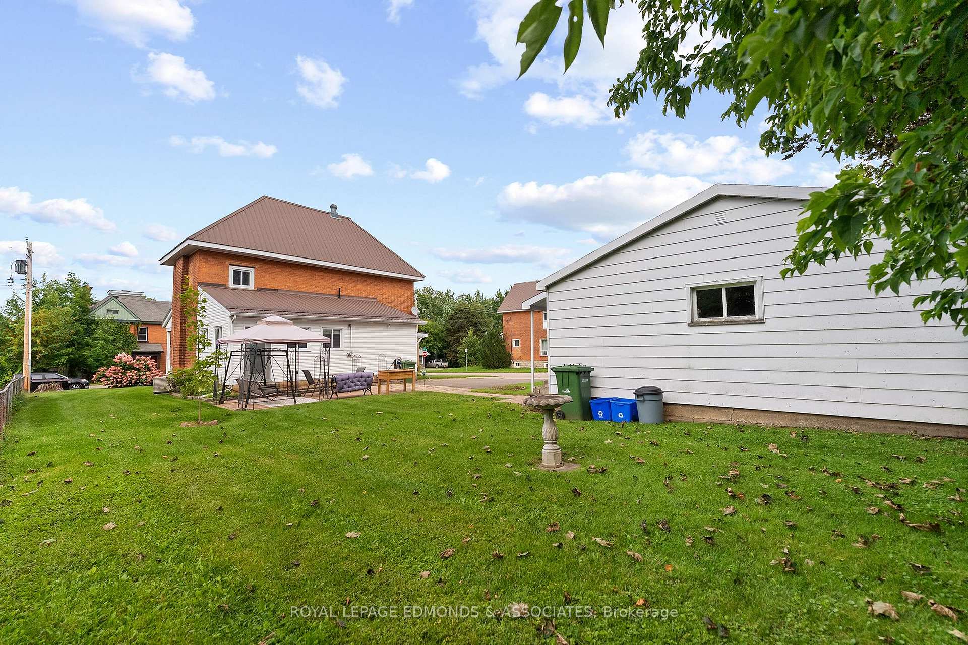 Photo 38 of 320 Alfred Street, Pembroke, Pembroke — HOMEH