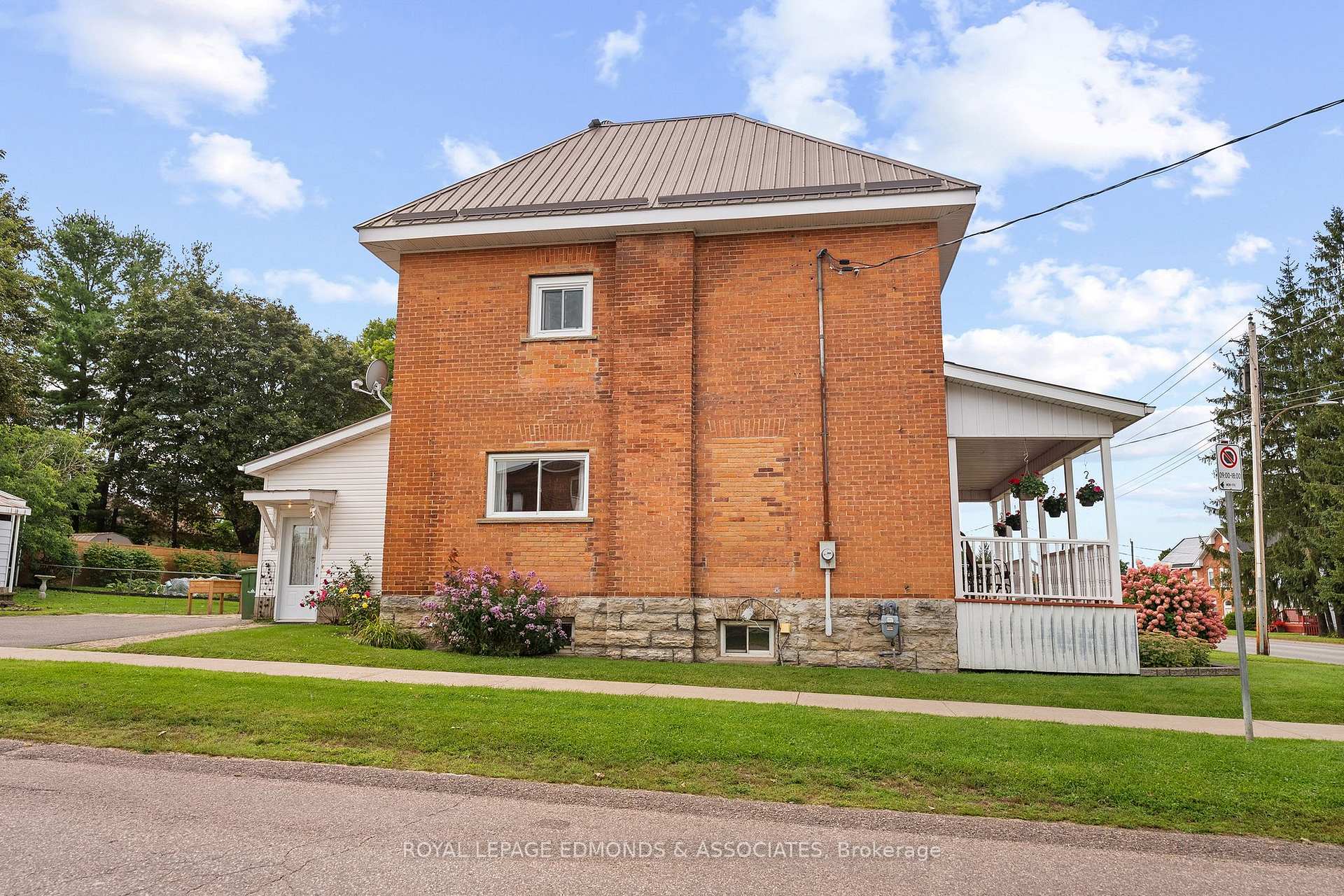 Photo 39 of 320 Alfred Street, Pembroke, Pembroke — HOMEH