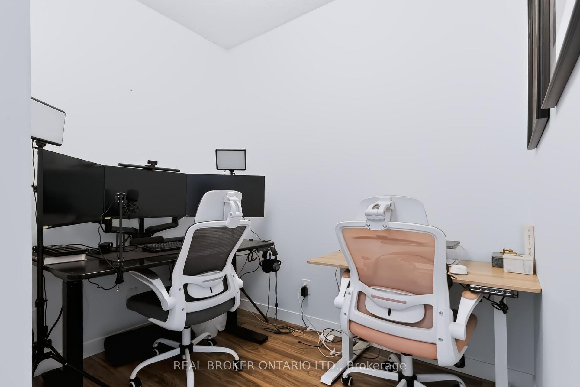 Photo 11 of Unit 1805, 2081 Fairview Street, Burlington, Freeman — HOMEH