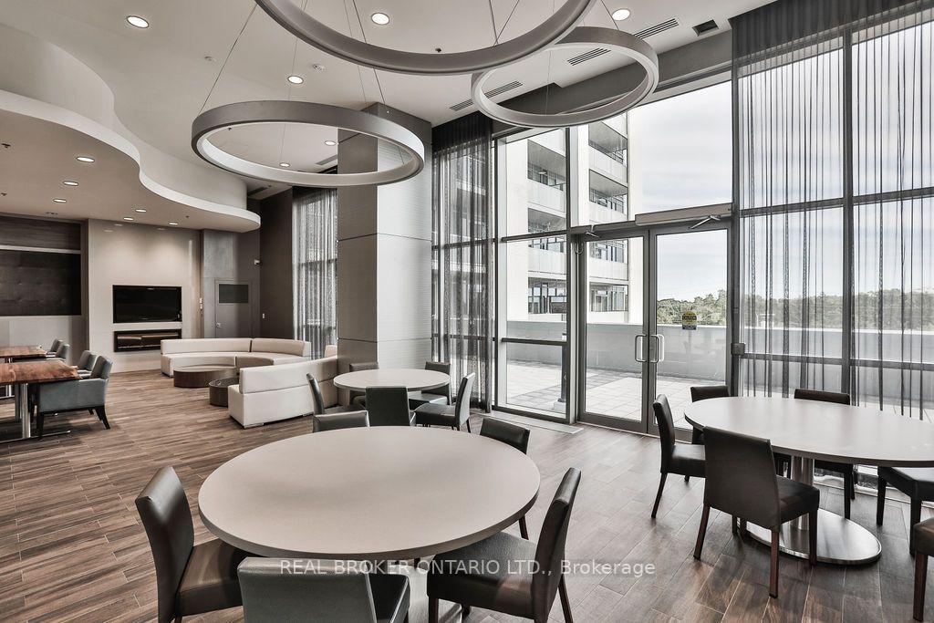 Photo 20 of Unit 1805, 2081 Fairview Street, Burlington, Freeman — HOMEH