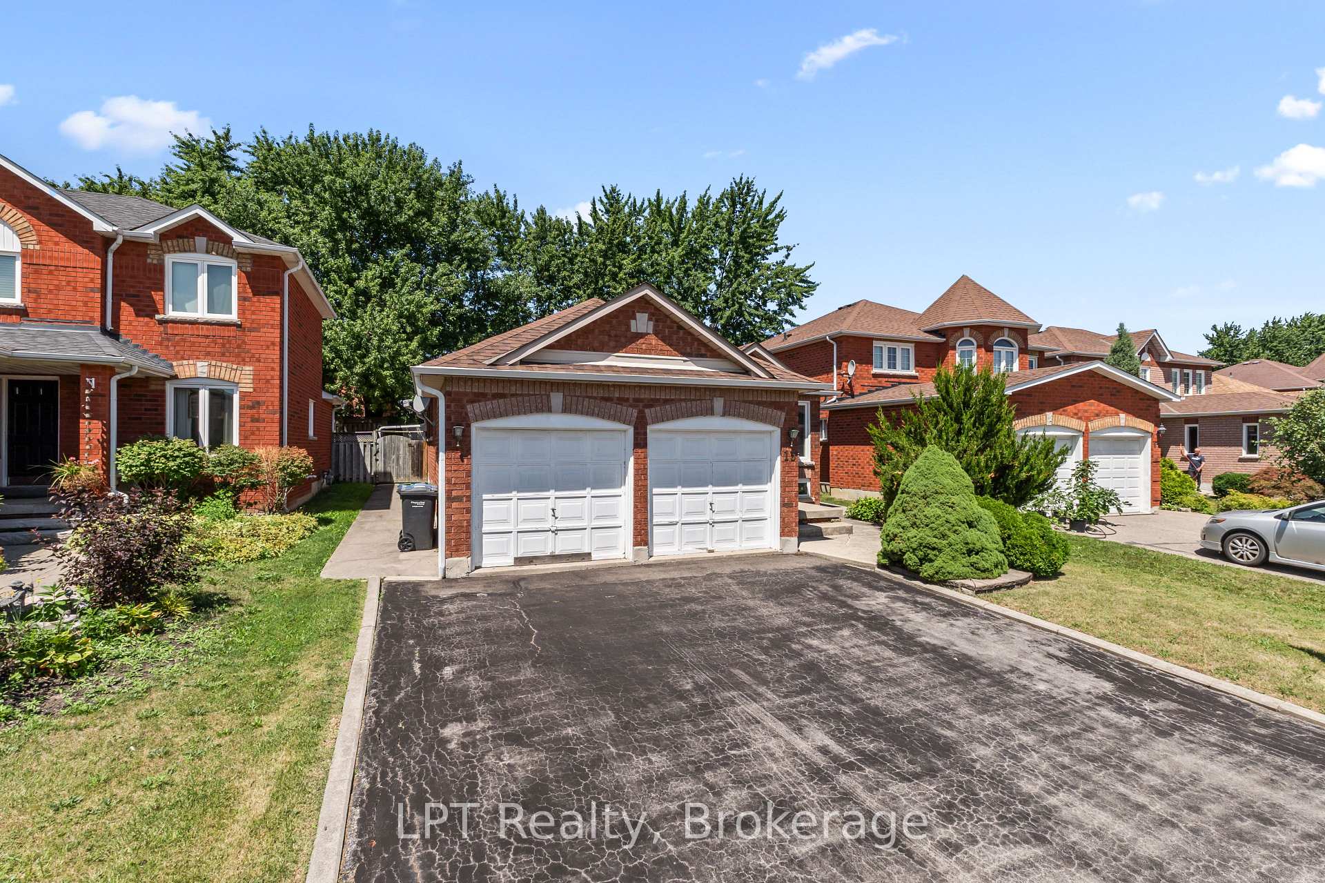 Photo 2 of 15 Esposito Drive, Caledon, Bolton East — HOMEH