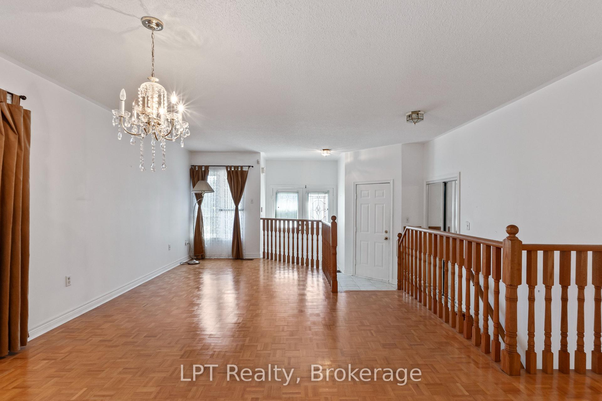 Photo 10 of 15 Esposito Drive, Caledon, Bolton East — HOMEH