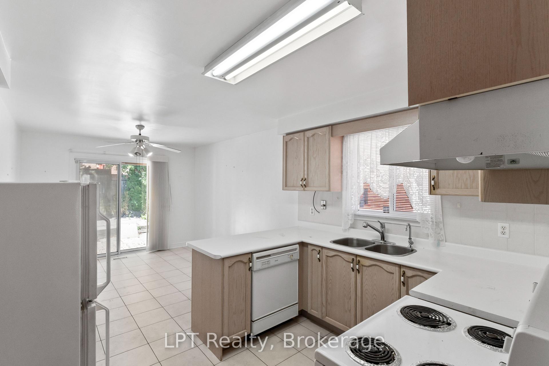 Photo 11 of 15 Esposito Drive, Caledon, Bolton East — HOMEH