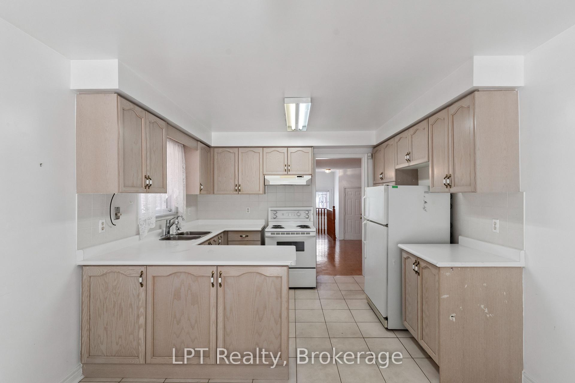 Photo 12 of 15 Esposito Drive, Caledon, Bolton East — HOMEH