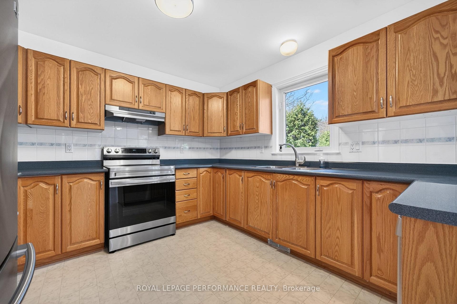 Photo 12 of 5 Mayford Avenue, Ottawa, Barrhaven East — HOMEH