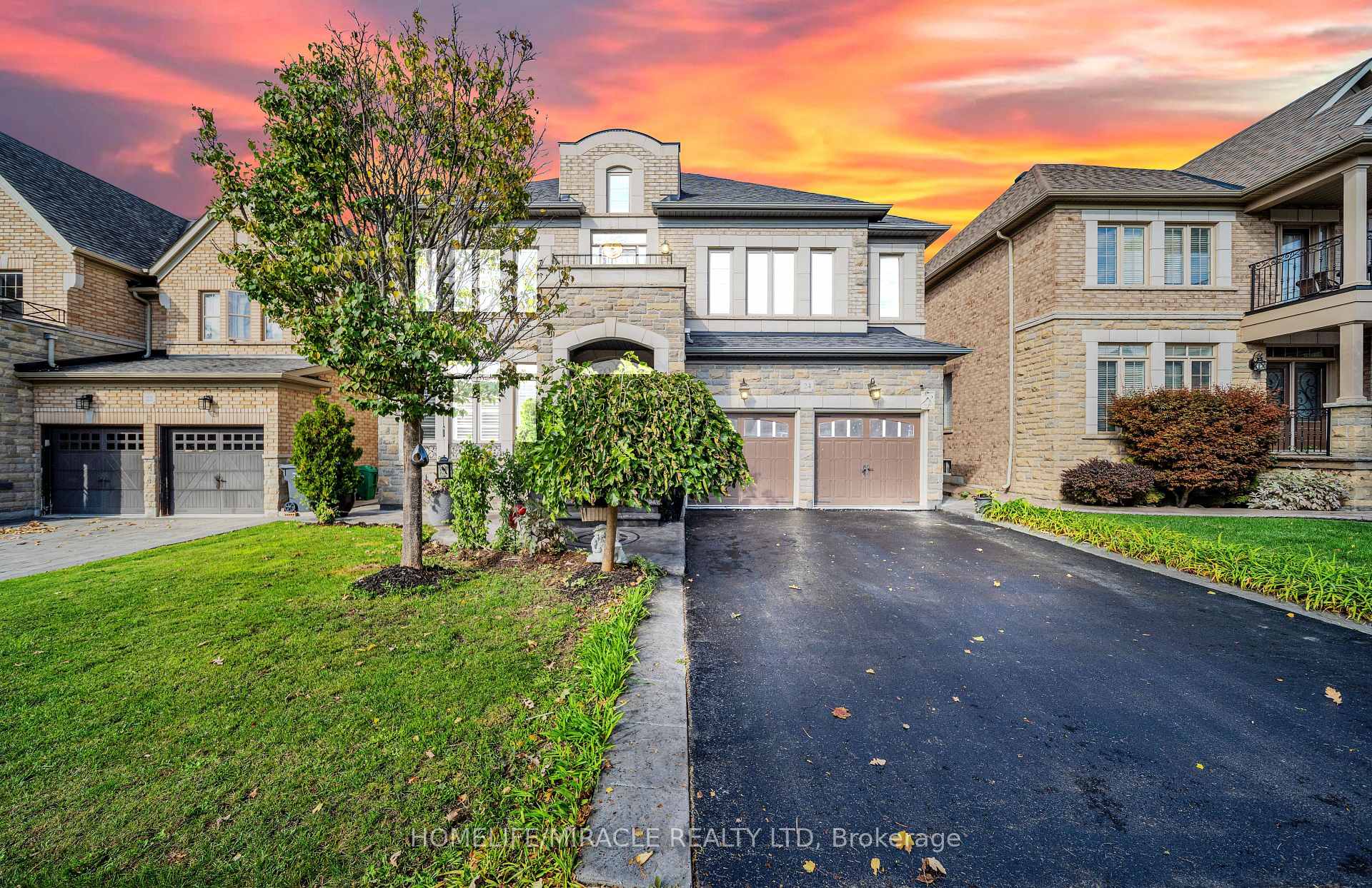 Photo 2 of 24 Haywood Drive, Brampton, Credit Valley — HOMEH