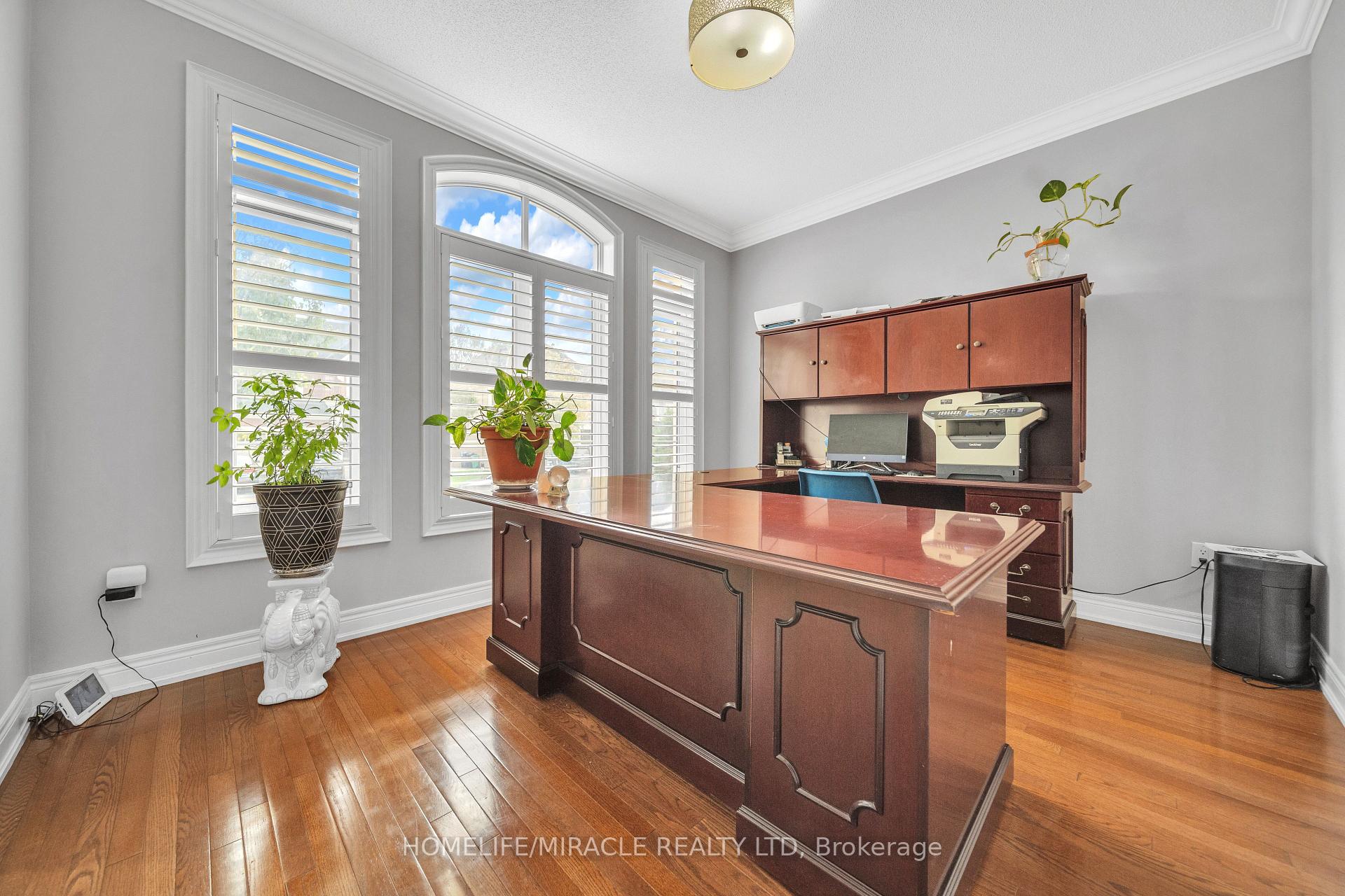Photo 11 of 24 Haywood Drive, Brampton, Credit Valley — HOMEH