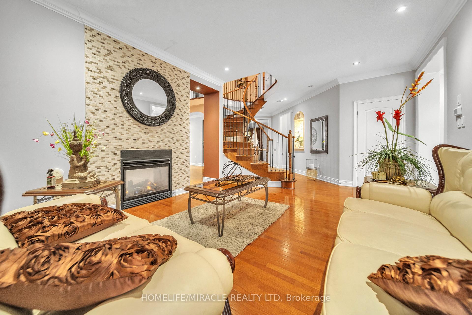 Photo 17 of 24 Haywood Drive, Brampton, Credit Valley — HOMEH