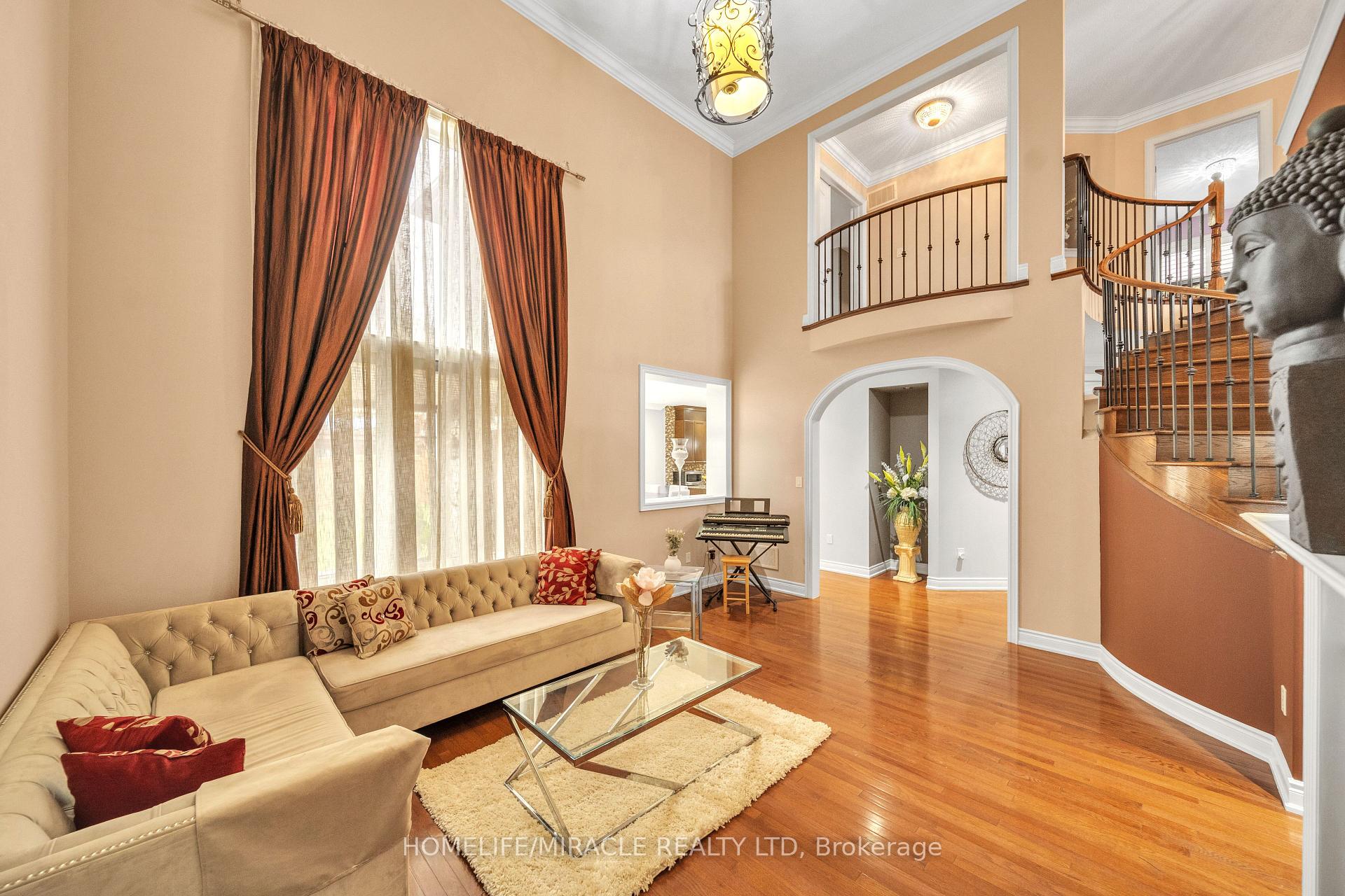 Photo 23 of 24 Haywood Drive, Brampton, Credit Valley — HOMEH