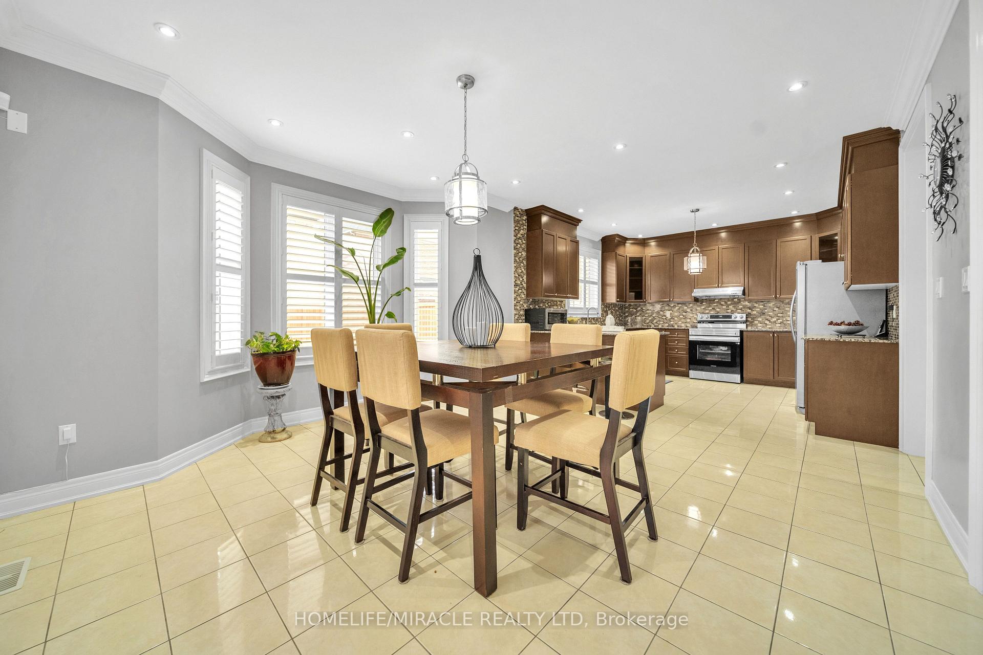 Photo 27 of 24 Haywood Drive, Brampton, Credit Valley — HOMEH