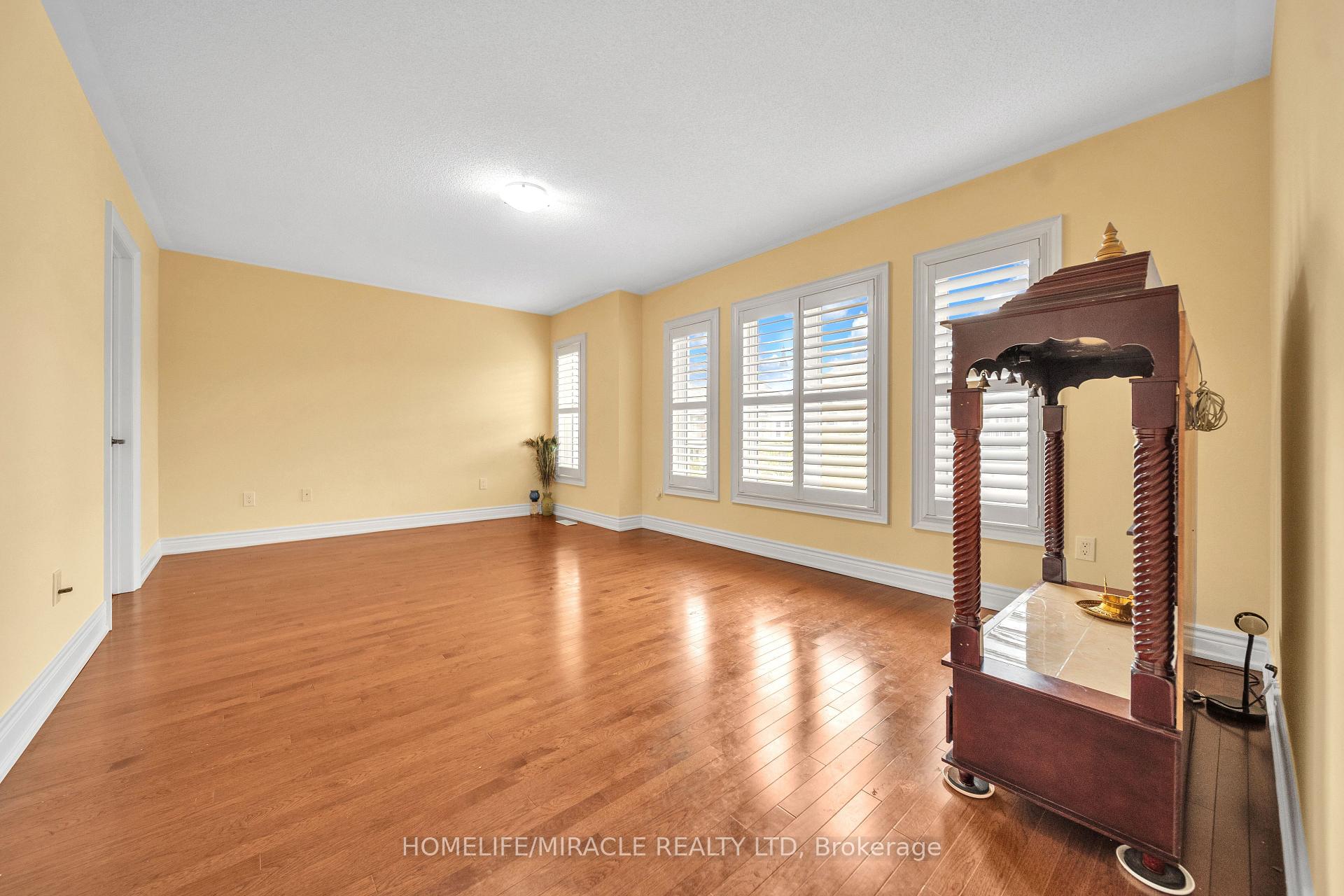 Photo 65 of 24 Haywood Drive, Brampton, Credit Valley — HOMEH