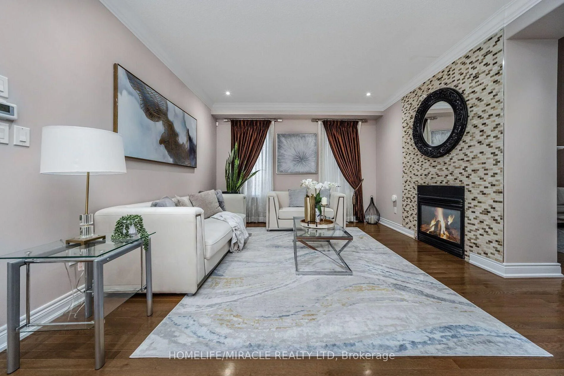 Photo 10 of 24 Haywood Drive, Brampton, Credit Valley — HOMEH