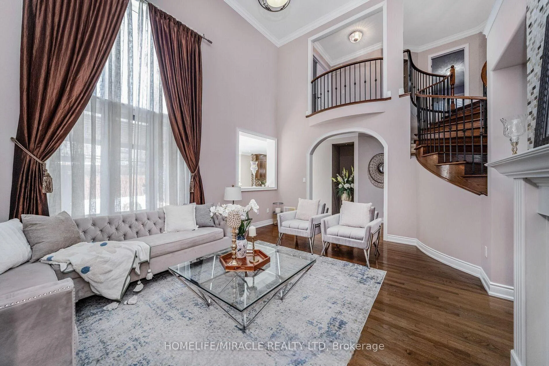Photo 18 of 24 Haywood Drive, Brampton, Credit Valley — HOMEH