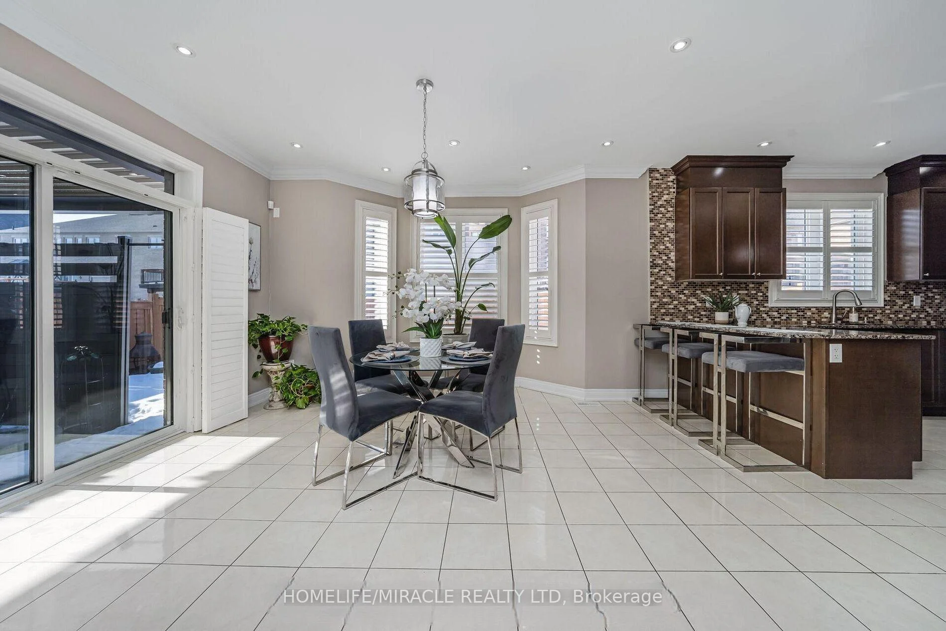 Photo 26 of 24 Haywood Drive, Brampton, Credit Valley — HOMEH