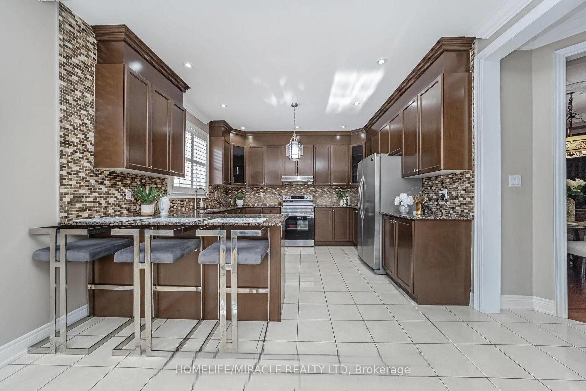 Photo 28 of 24 Haywood Drive, Brampton, Credit Valley — HOMEH
